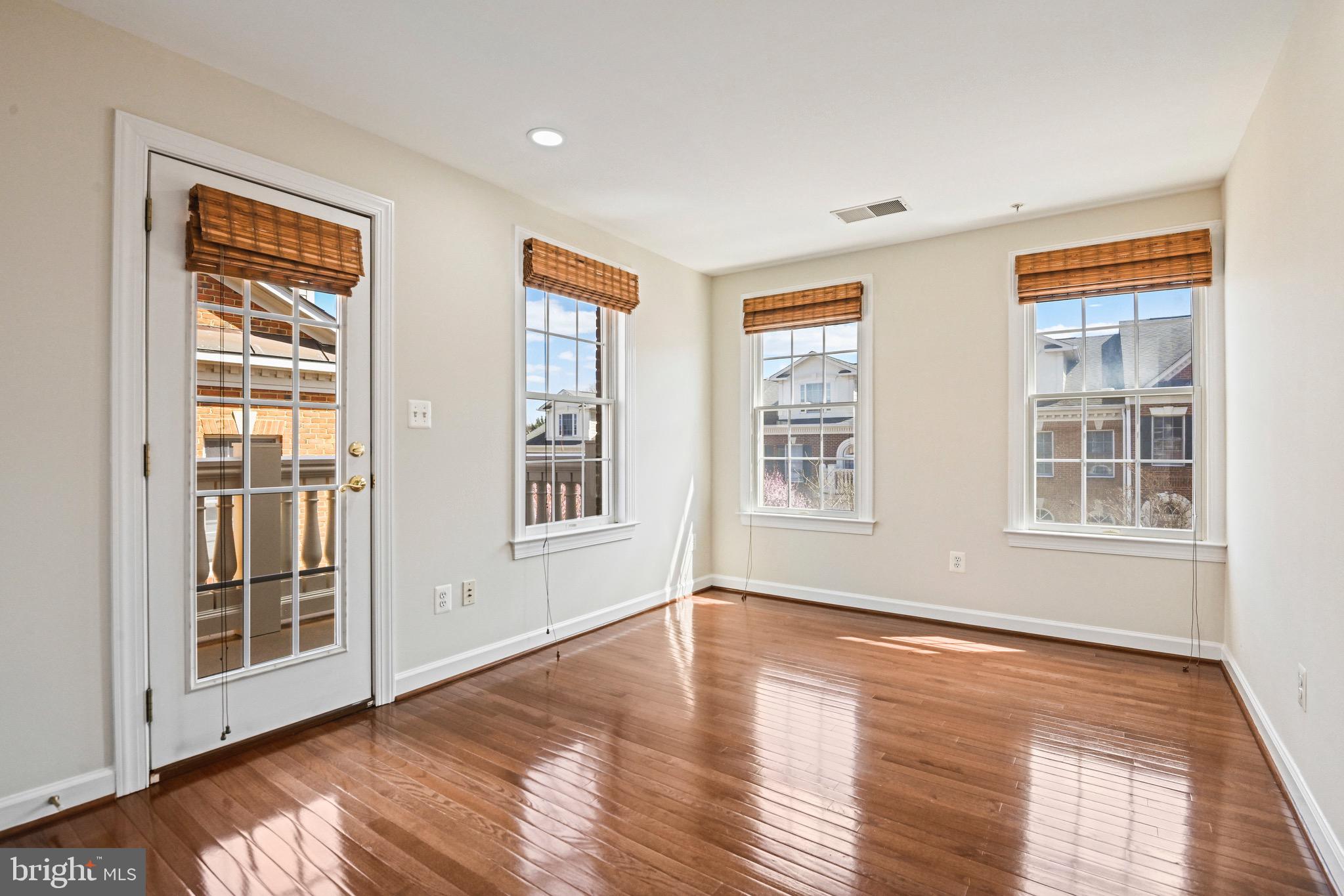 MCLEAN PLACE - Residential