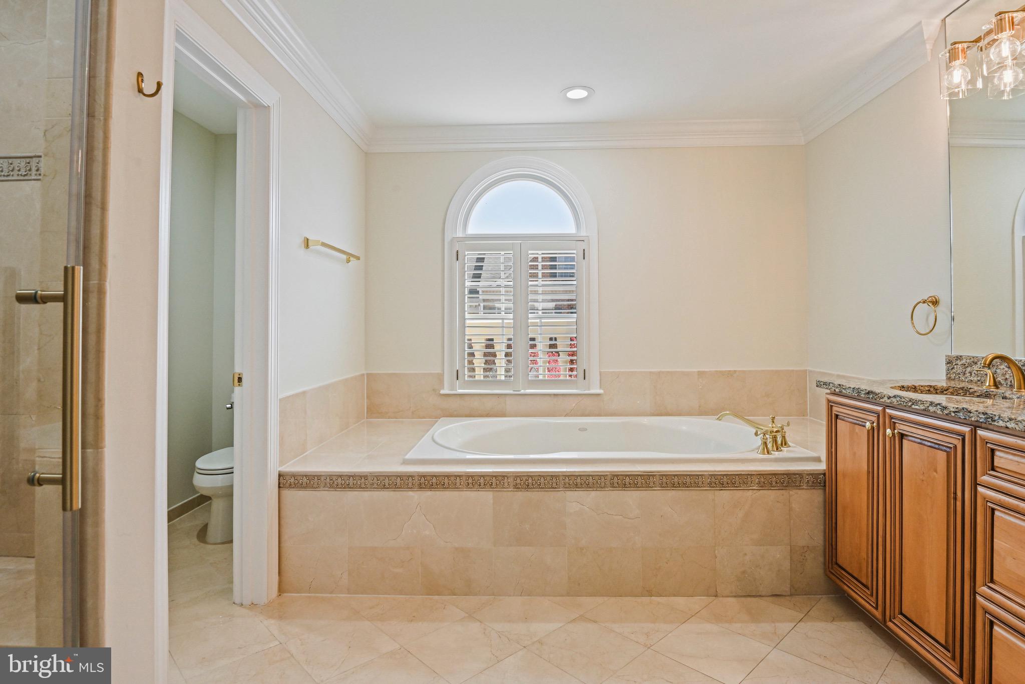 MCLEAN PLACE - Residential