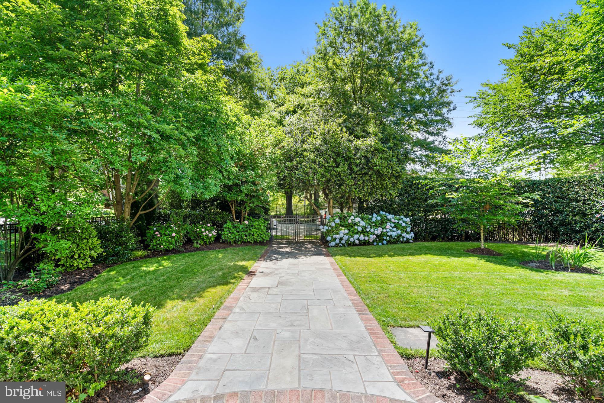 CHEVY CHASE VILLAGE - Residential
