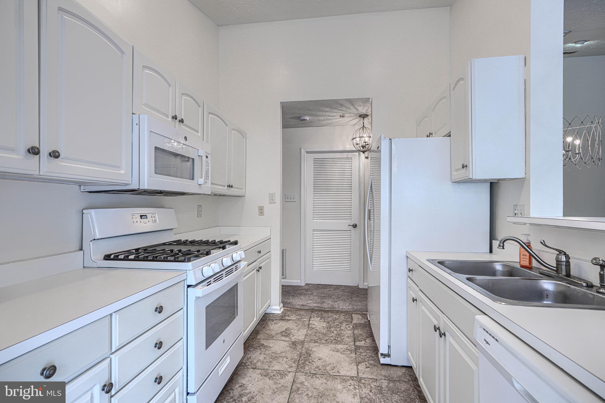 SOUTHFIELD CONDO - Residential