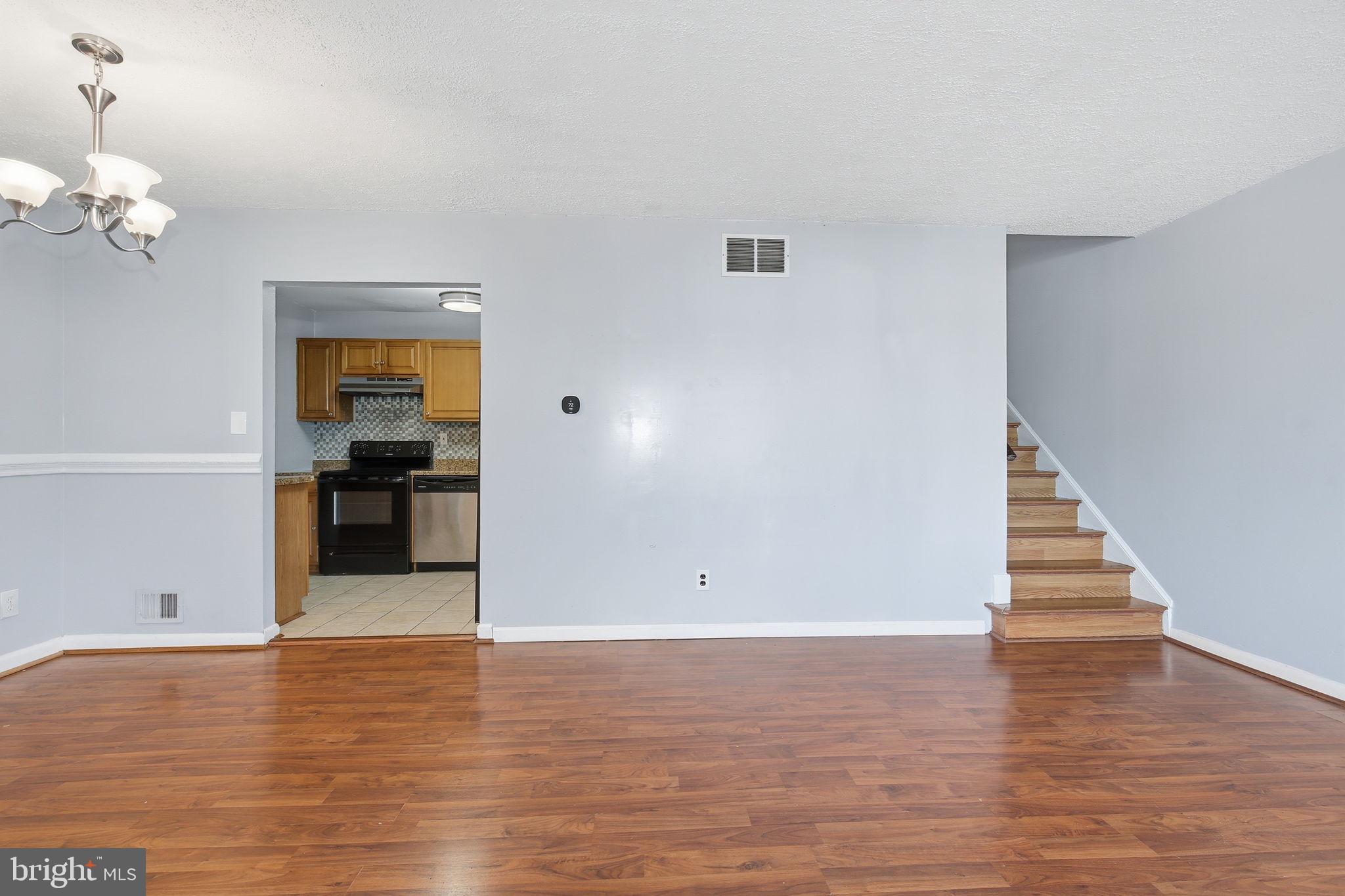 WHISKEY BOTTOM - Residential