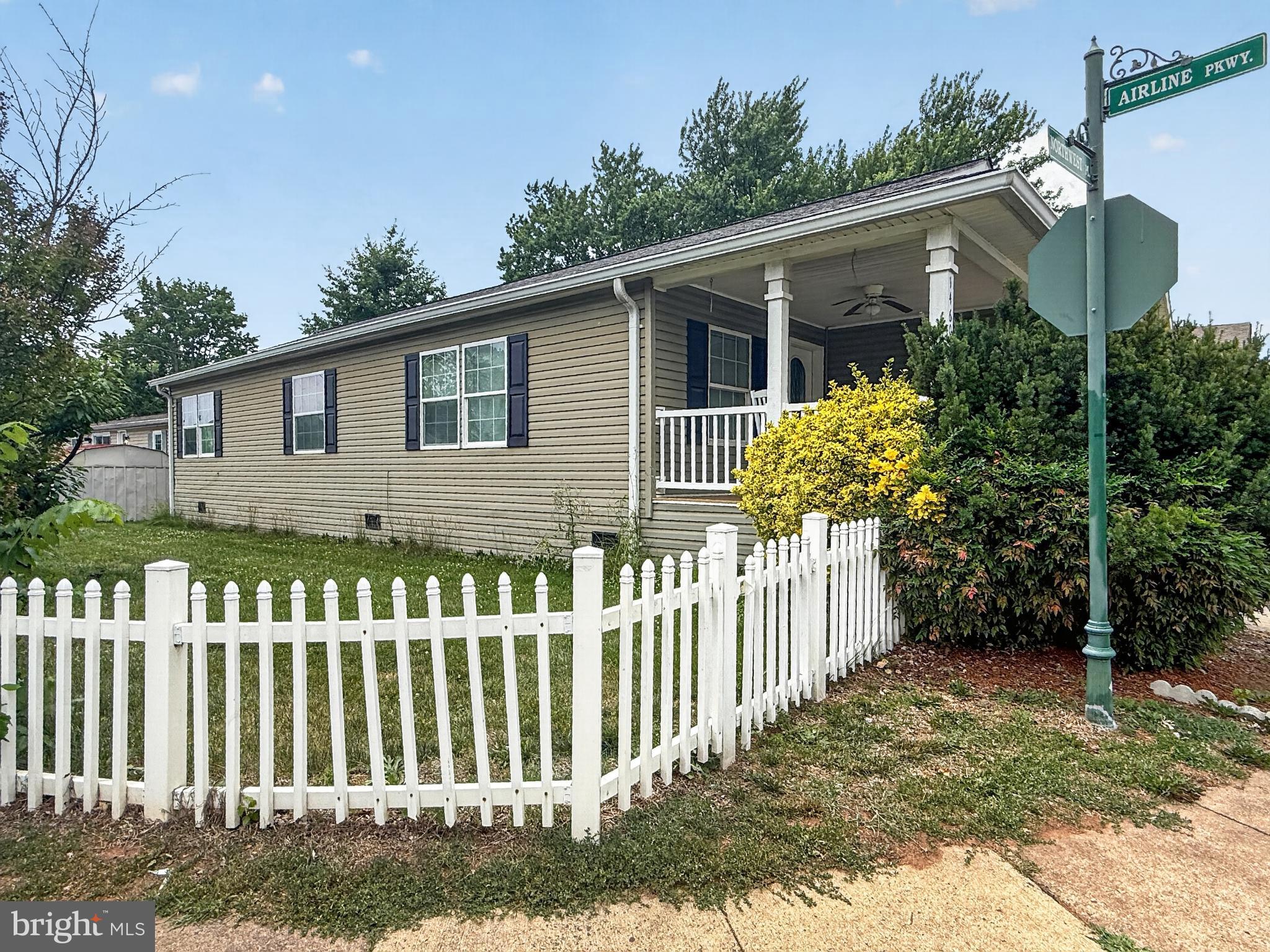 MEADOWS OF CHANTILLY - Residential