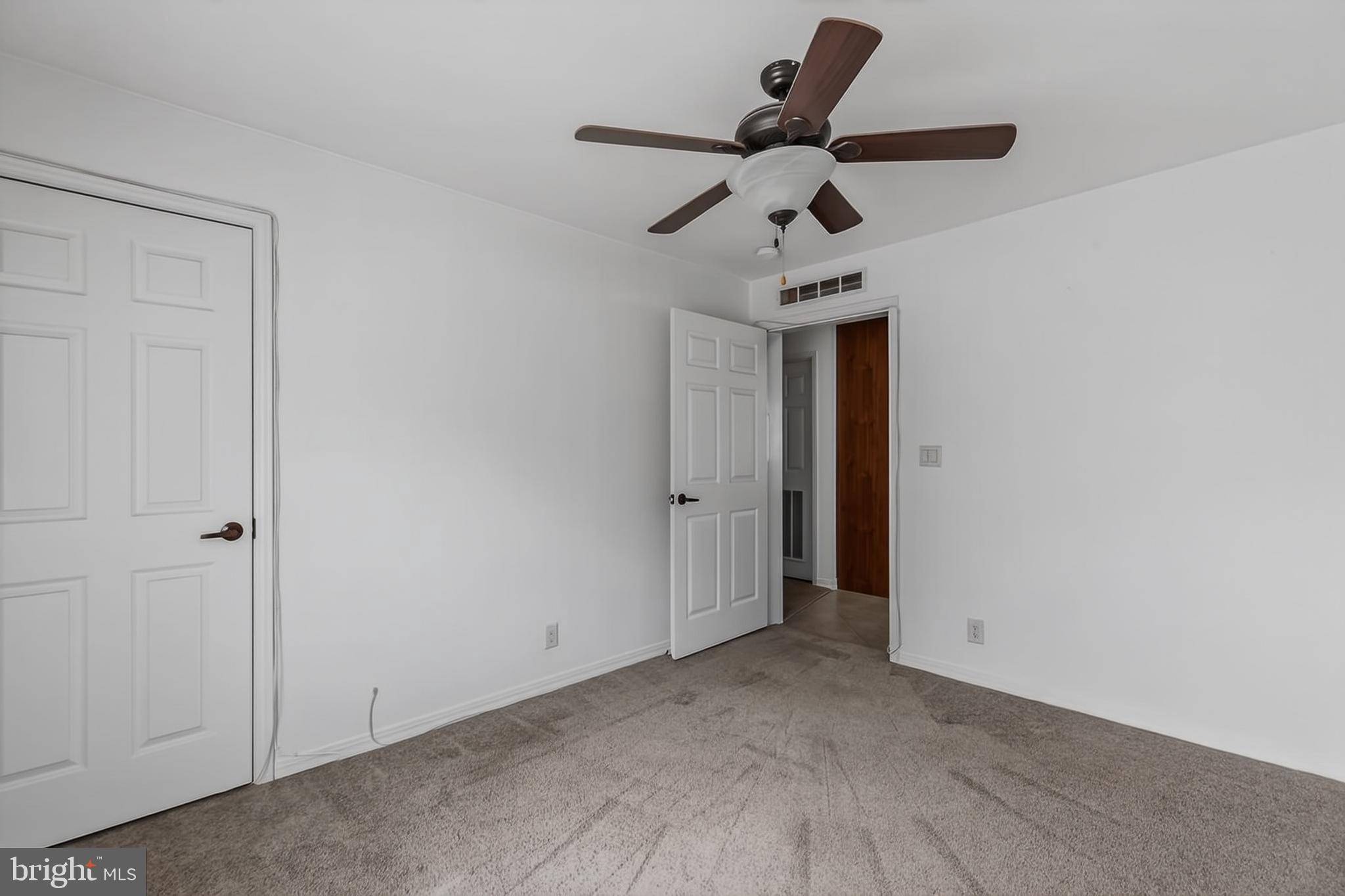 MEADOWS OF CHANTILLY - Residential