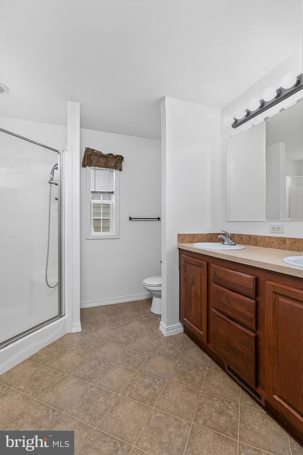 MEADOWS OF CHANTILLY - Residential