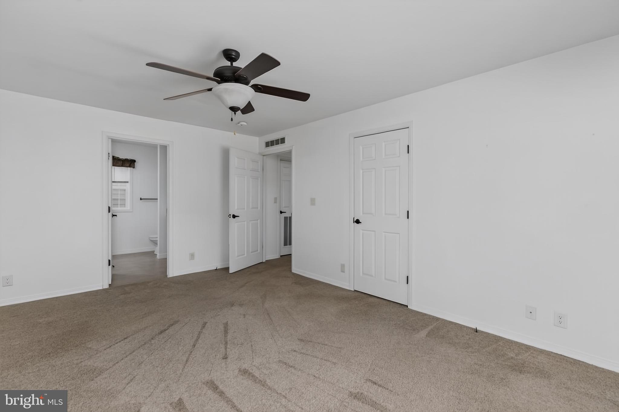 MEADOWS OF CHANTILLY - Residential