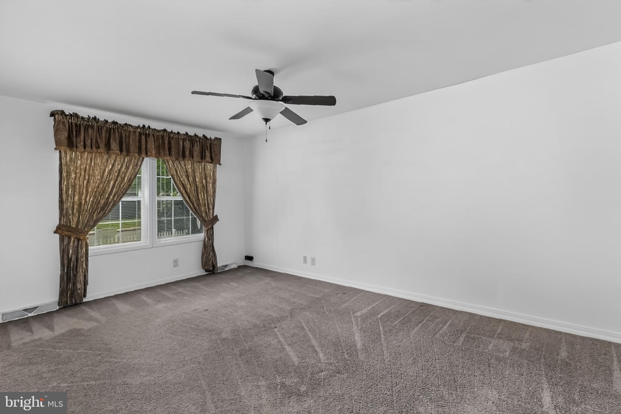 MEADOWS OF CHANTILLY - Residential