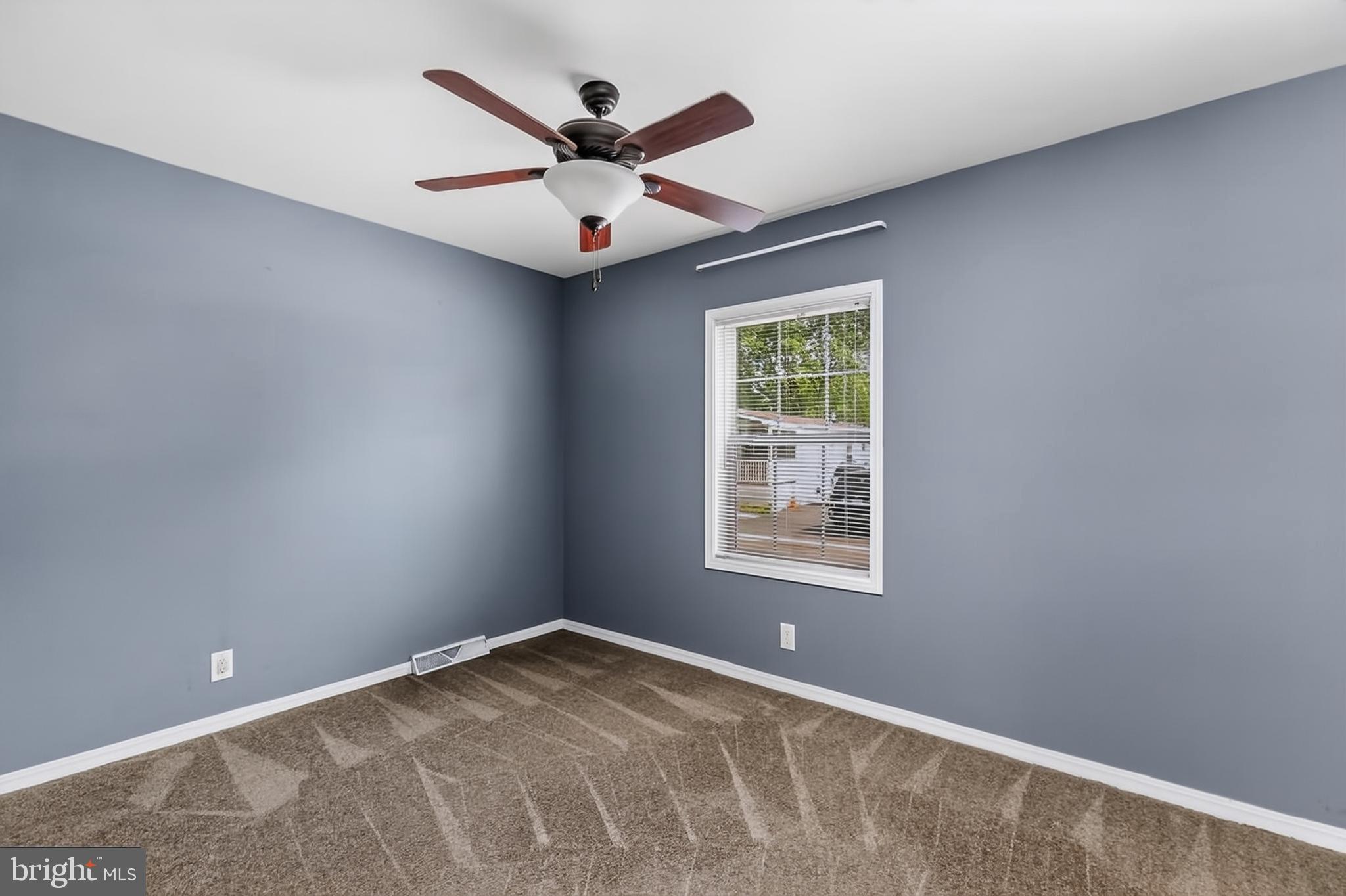 MEADOWS OF CHANTILLY - Residential
