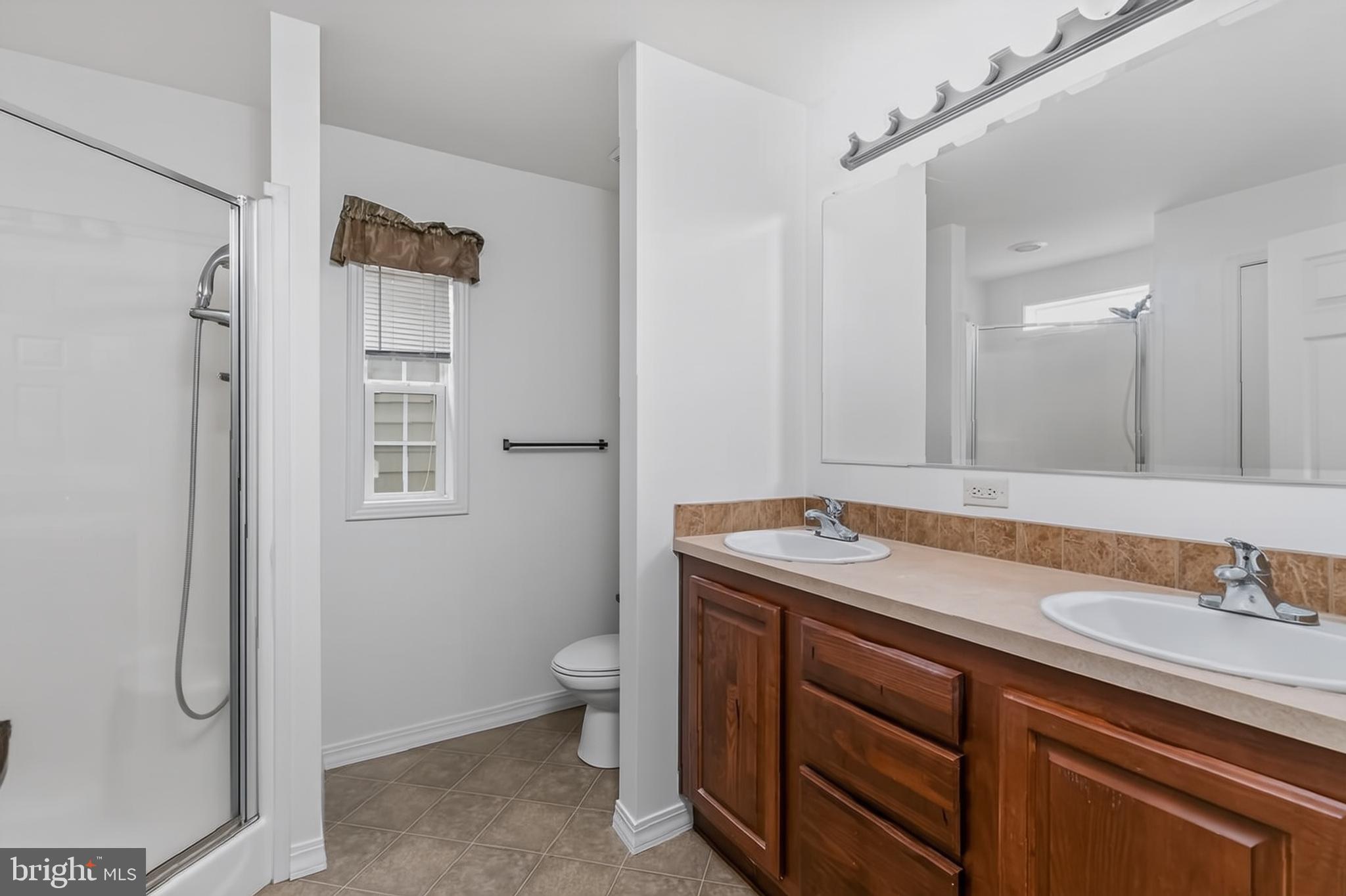 MEADOWS OF CHANTILLY - Residential