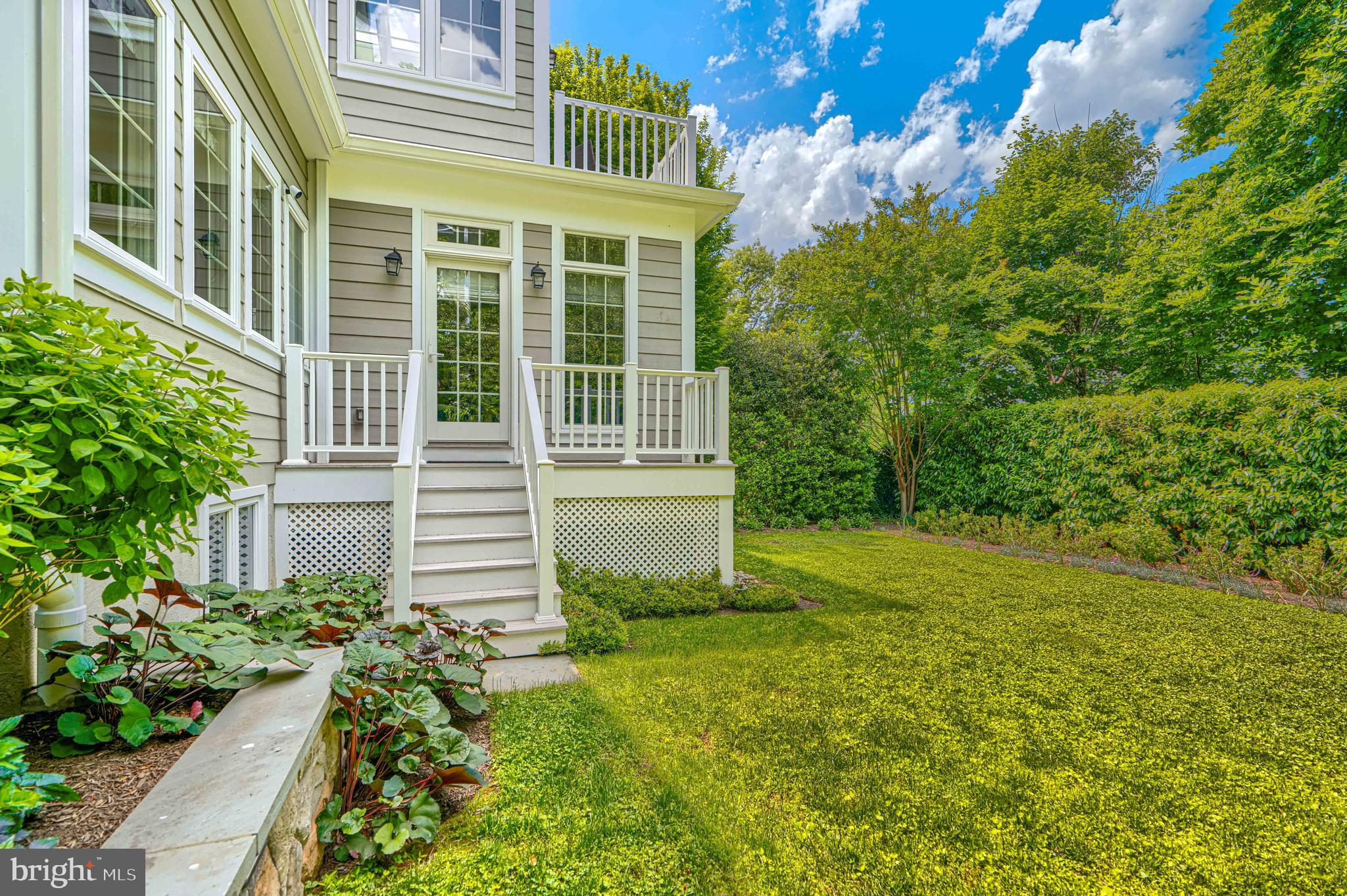 GREENWICH FOREST - Residential