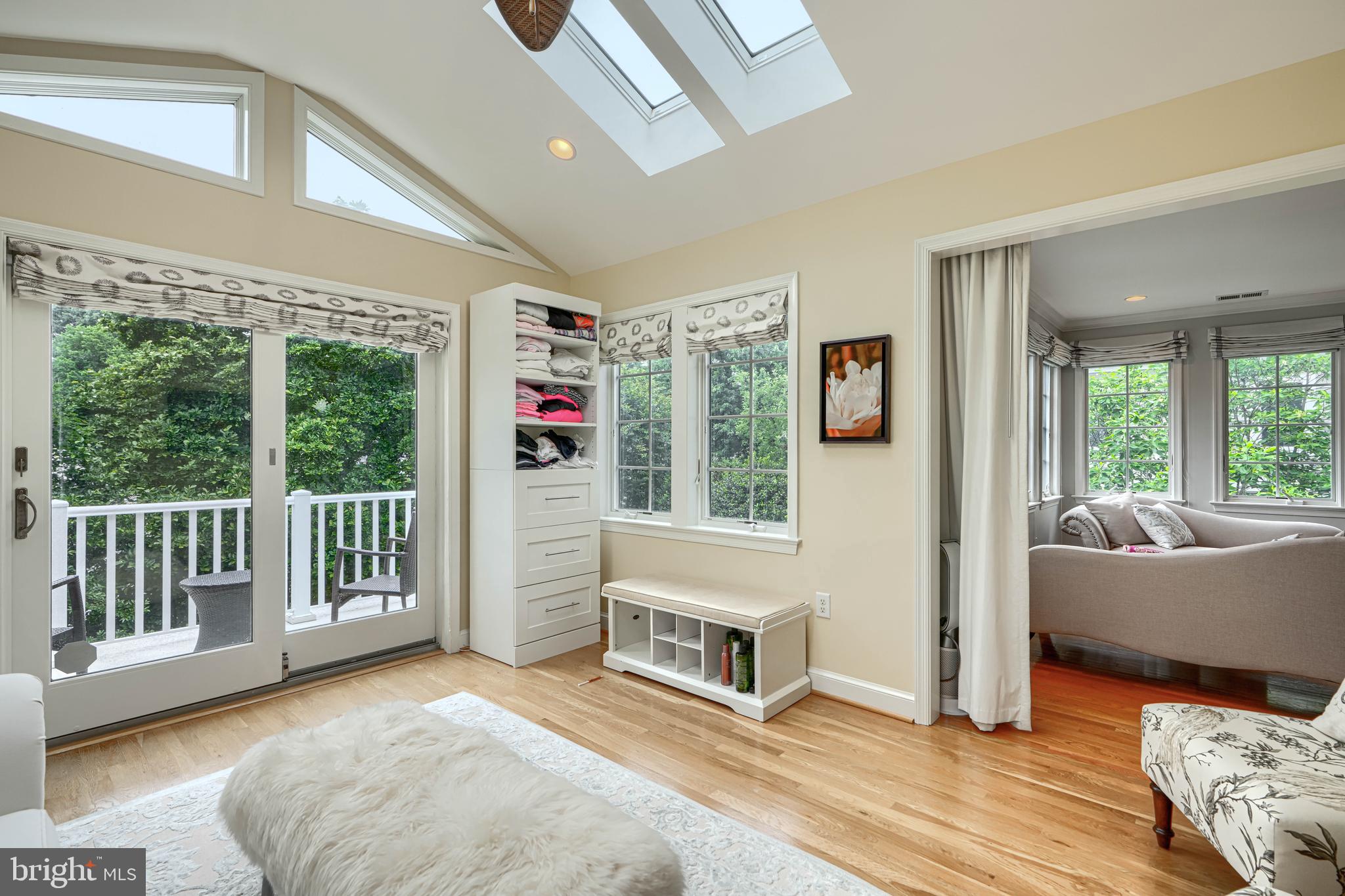 GREENWICH FOREST - Residential