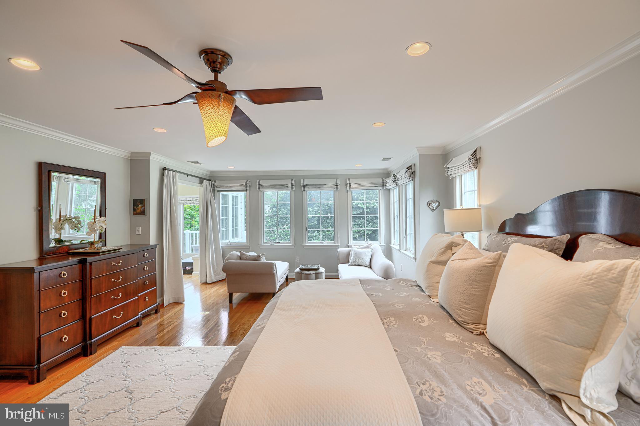 GREENWICH FOREST - Residential