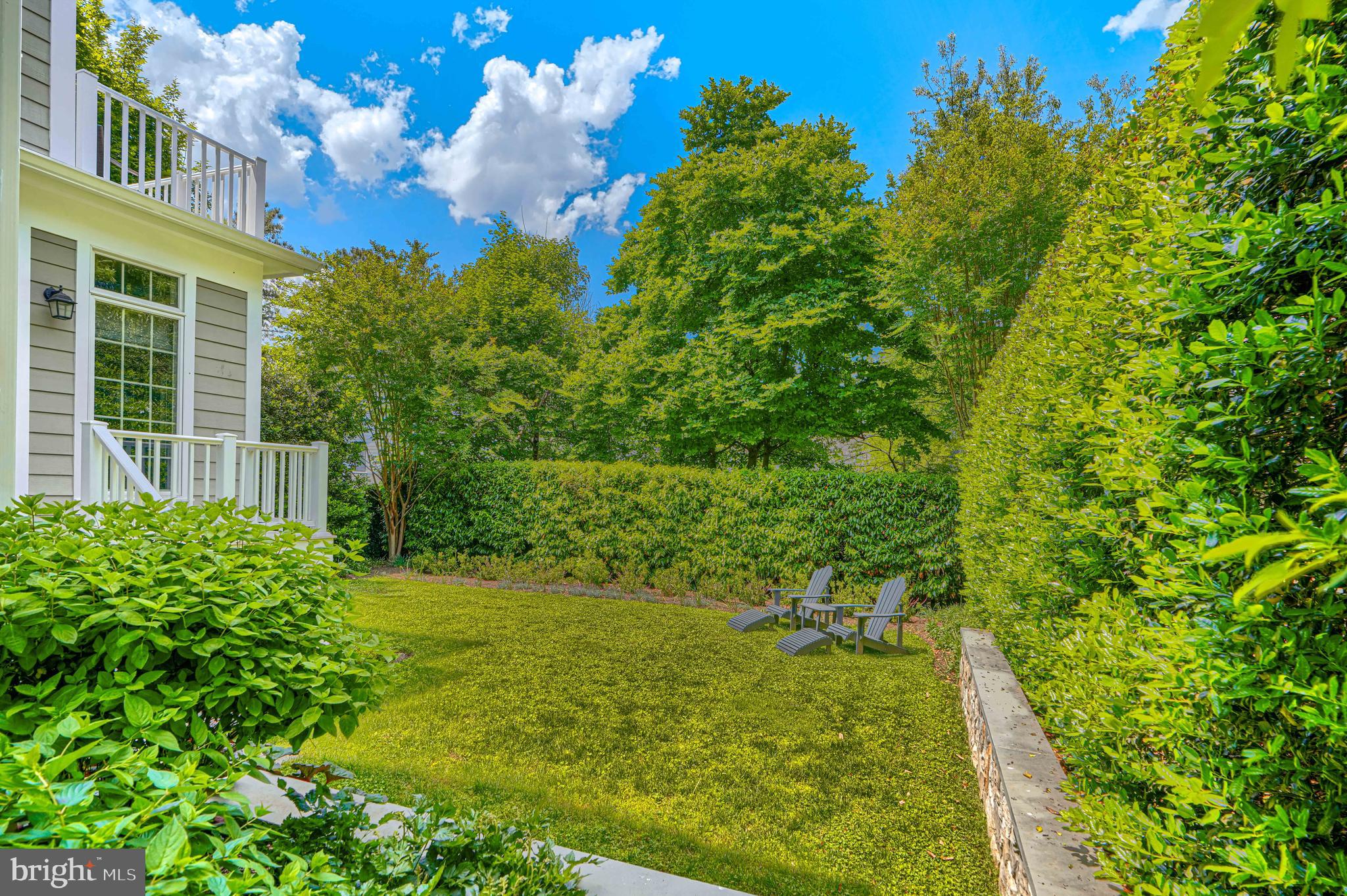 GREENWICH FOREST - Residential