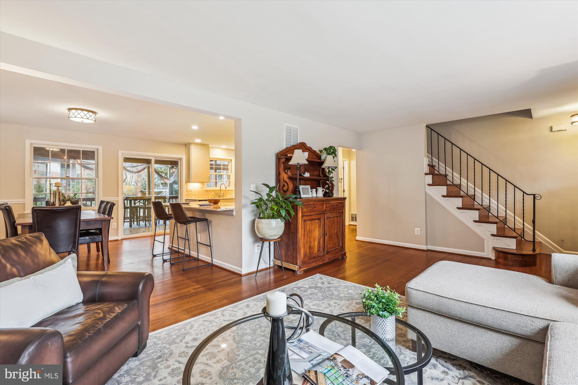 CRESCENT HILLS - Residential