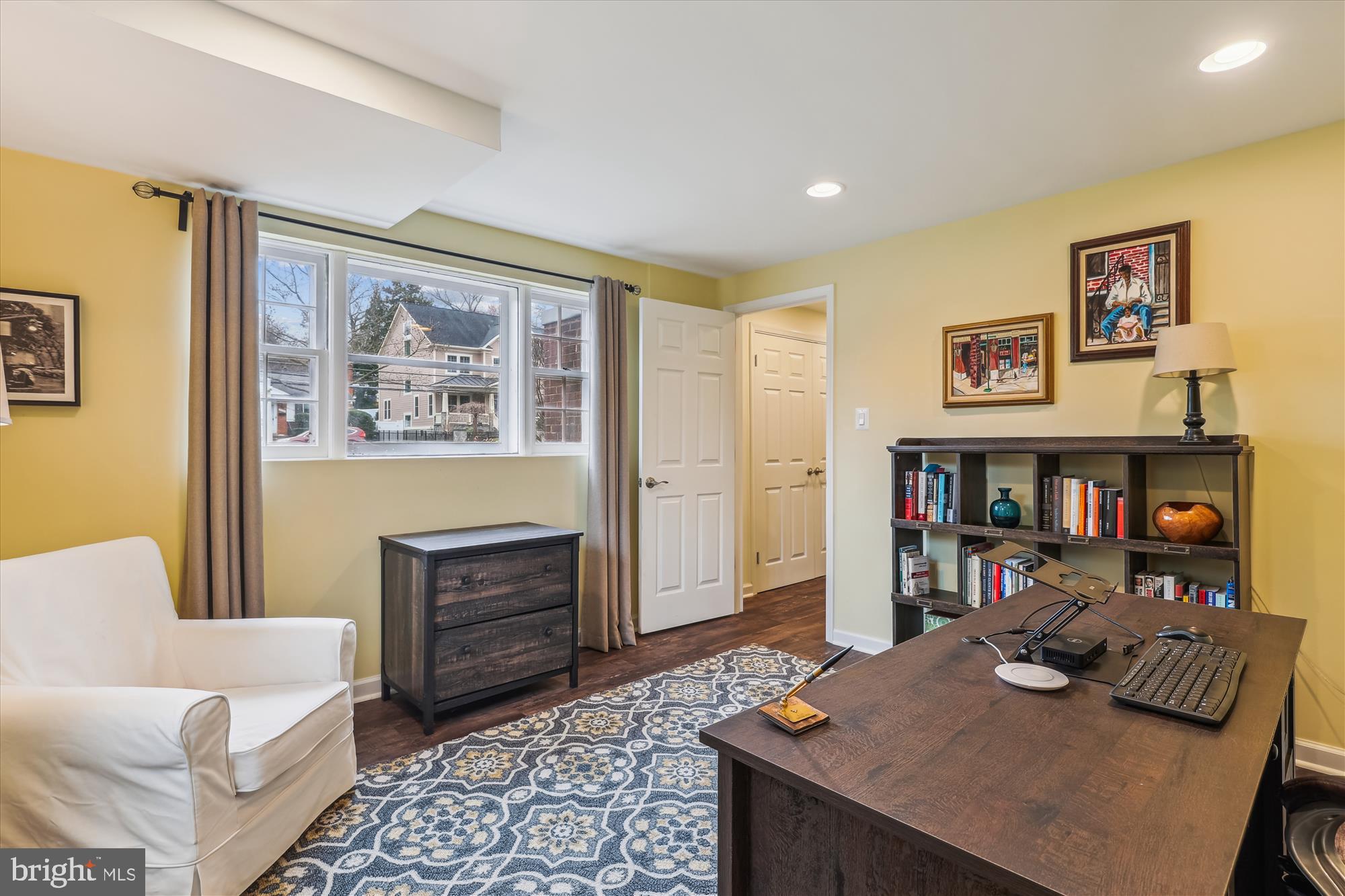 CRESCENT HILLS - Residential