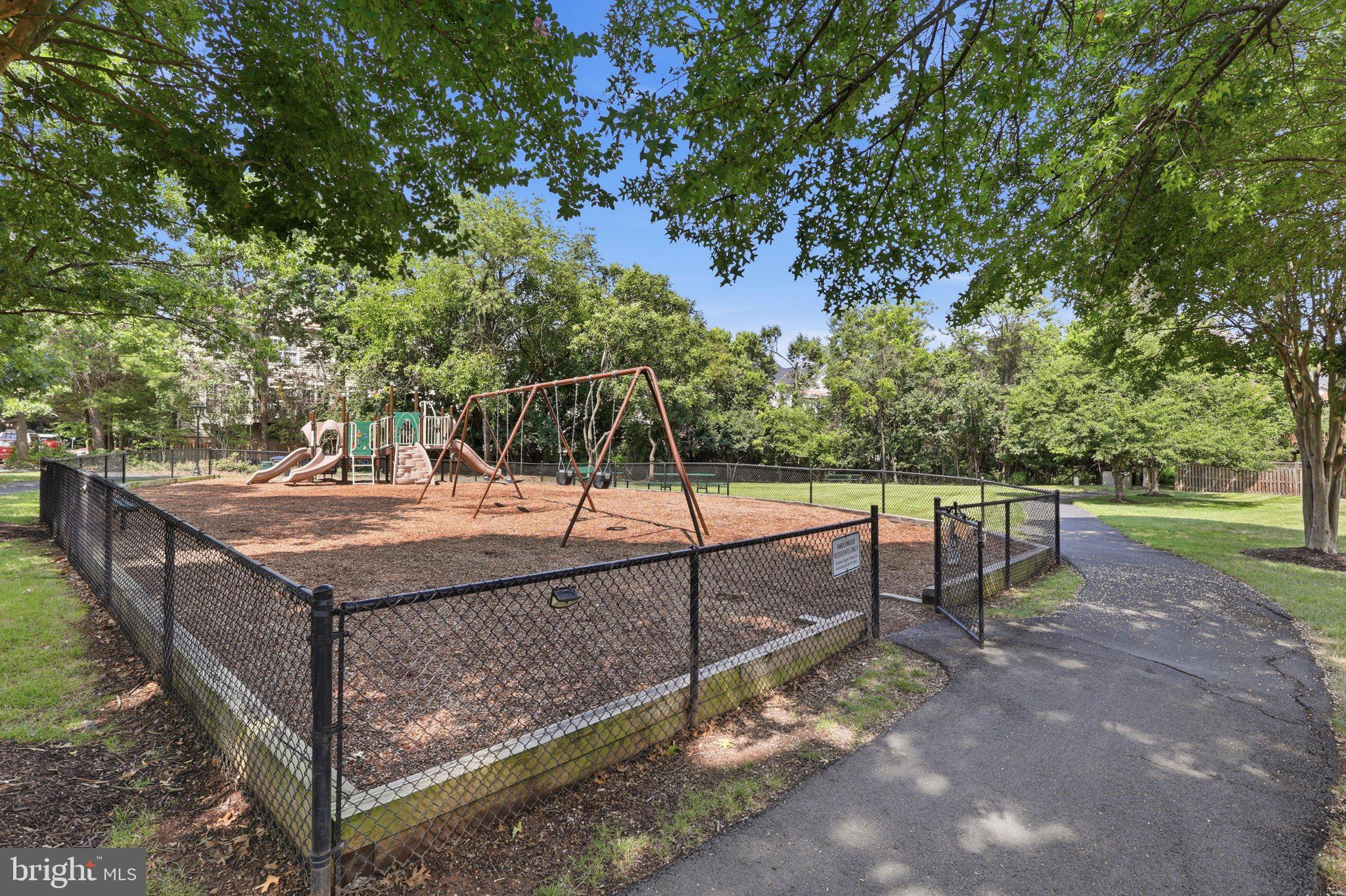 AMBERWOOD - Residential
