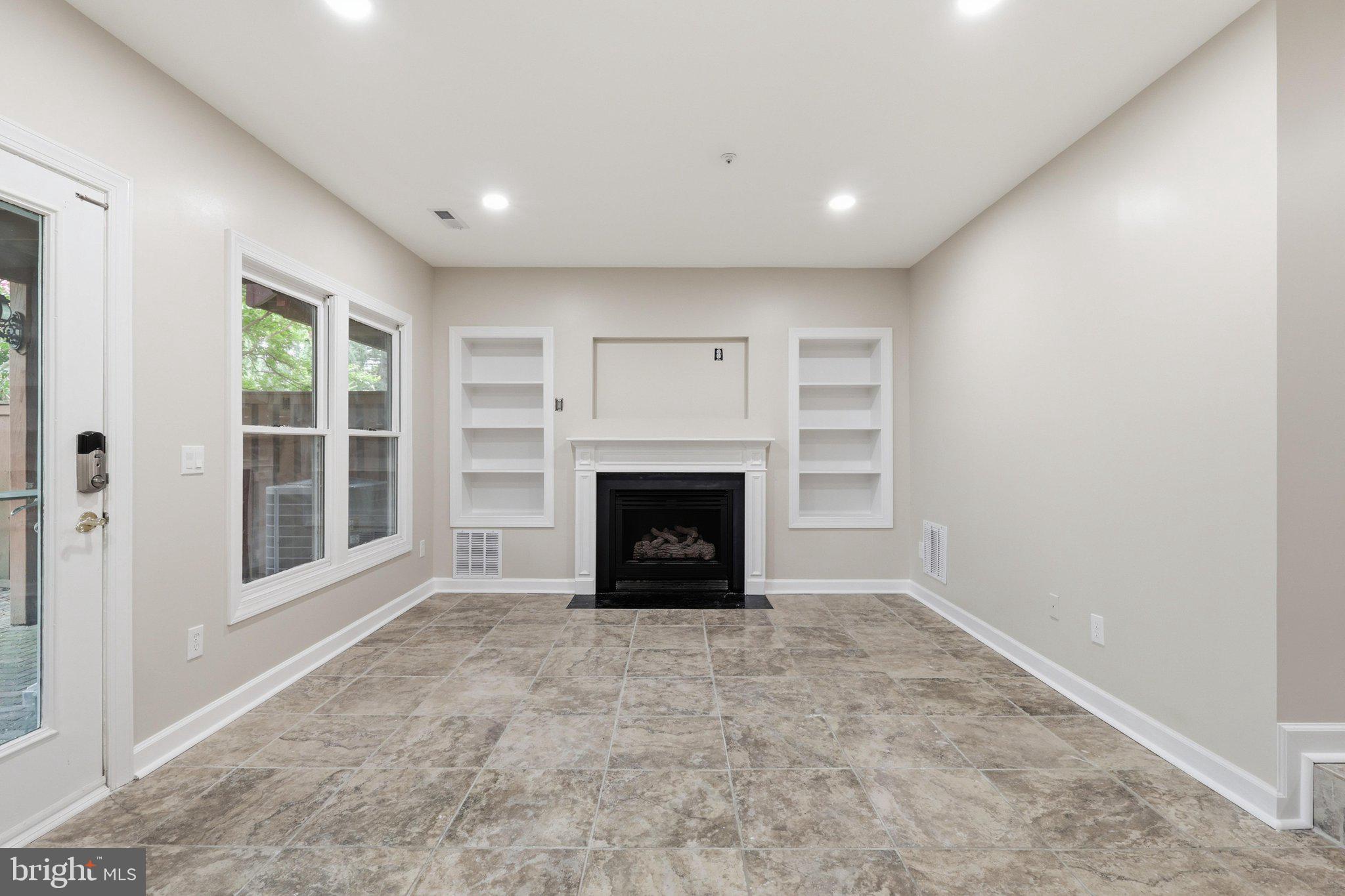 AMBERWOOD - Residential