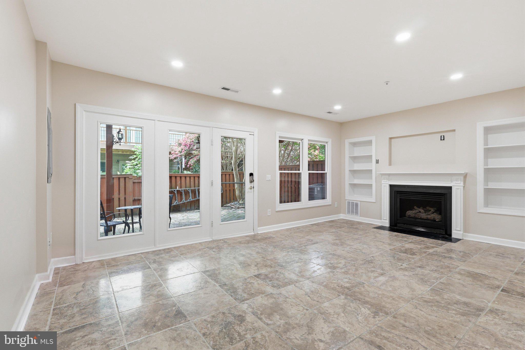 AMBERWOOD - Residential