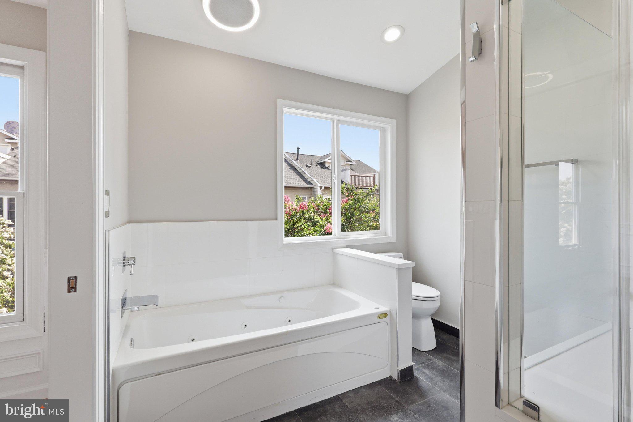 AMBERWOOD - Residential