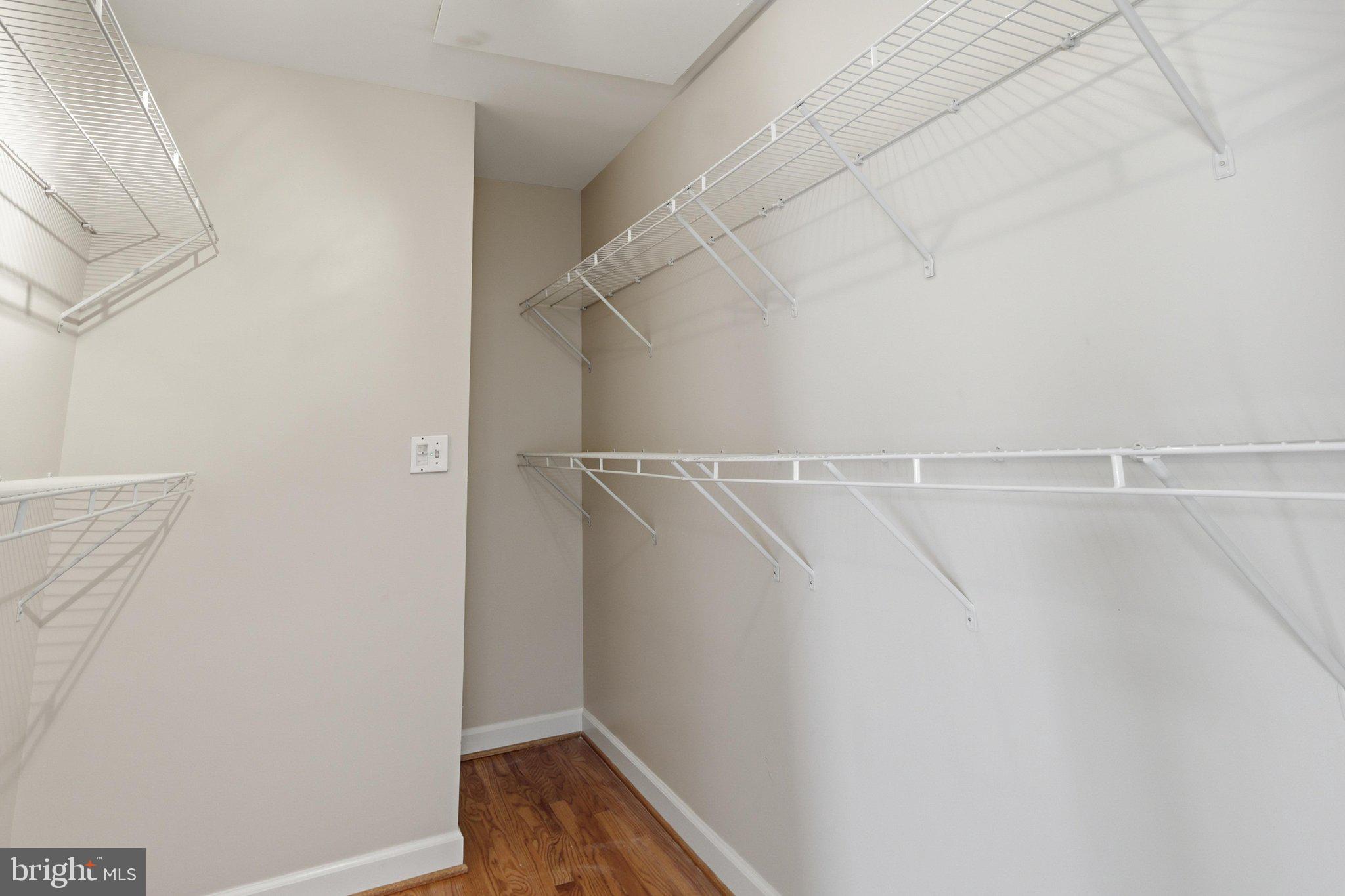 AMBERWOOD - Residential