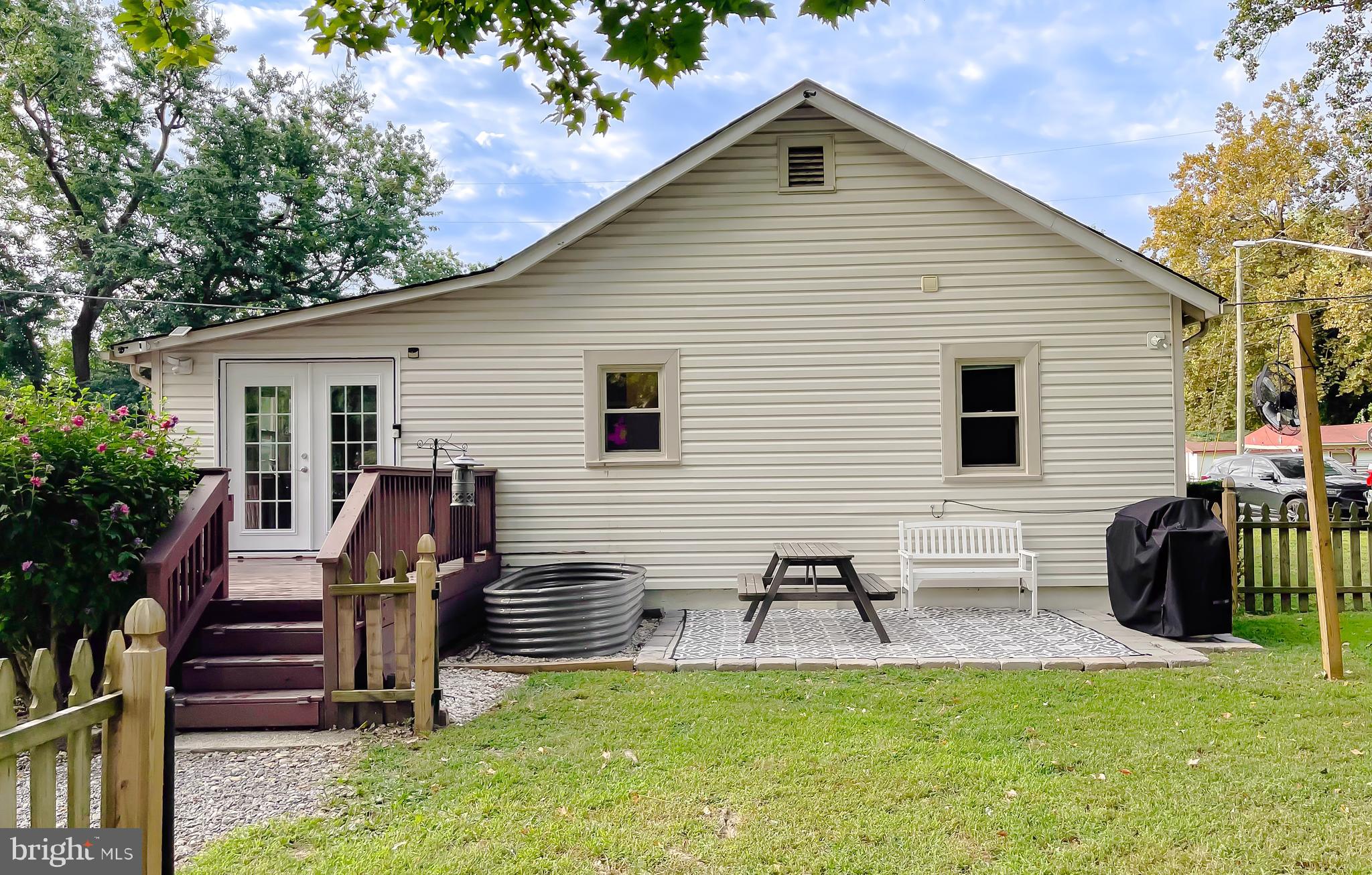 EAGLE HARBOR - Residential