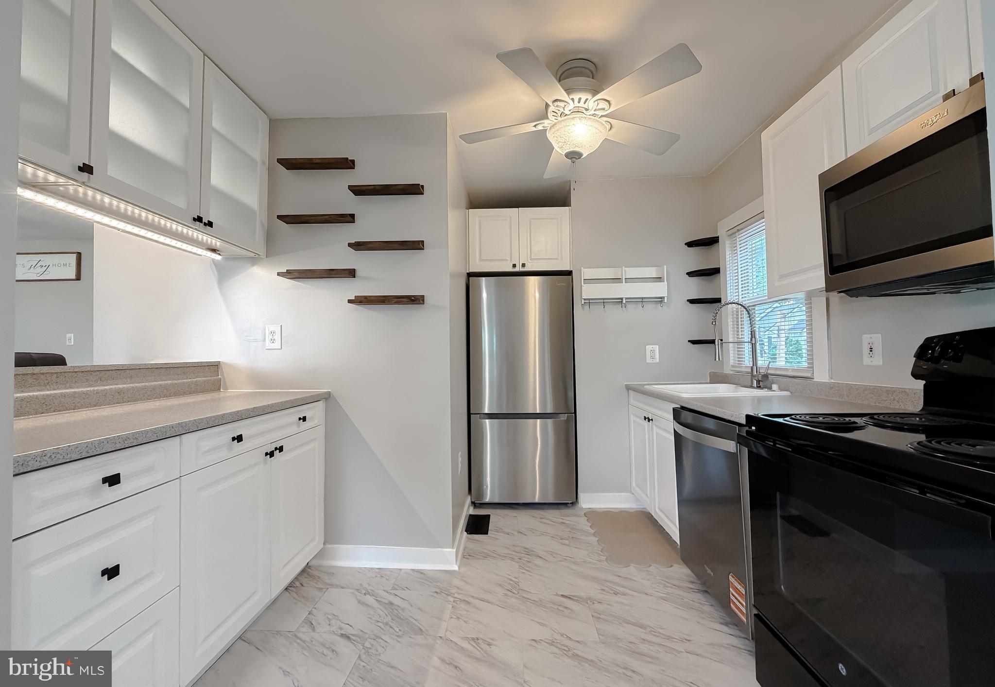 EAGLE HARBOR - Residential