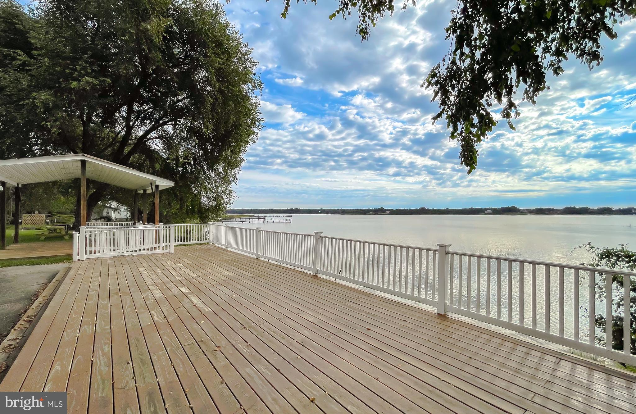 EAGLE HARBOR - Residential