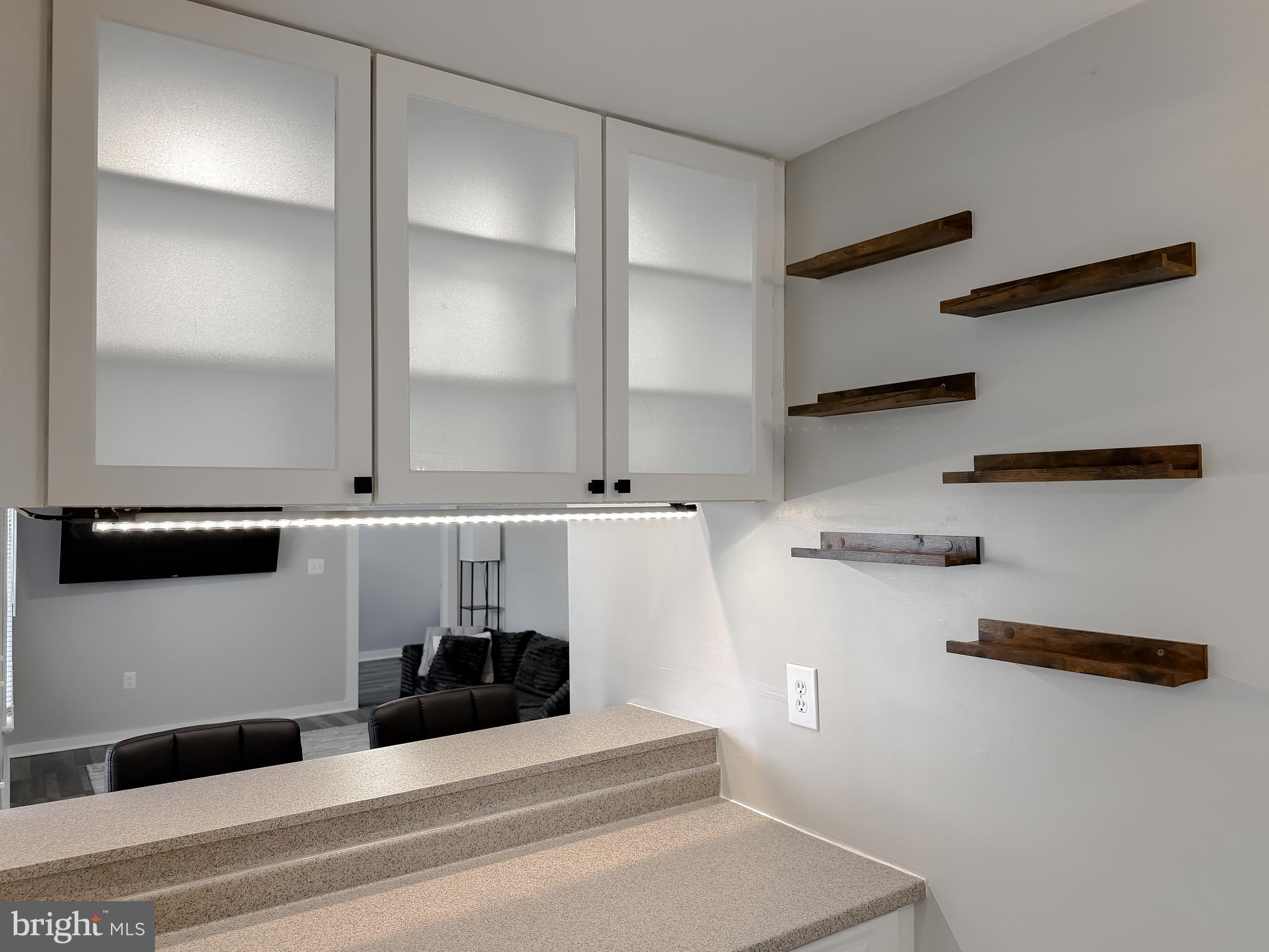 EAGLE HARBOR - Residential