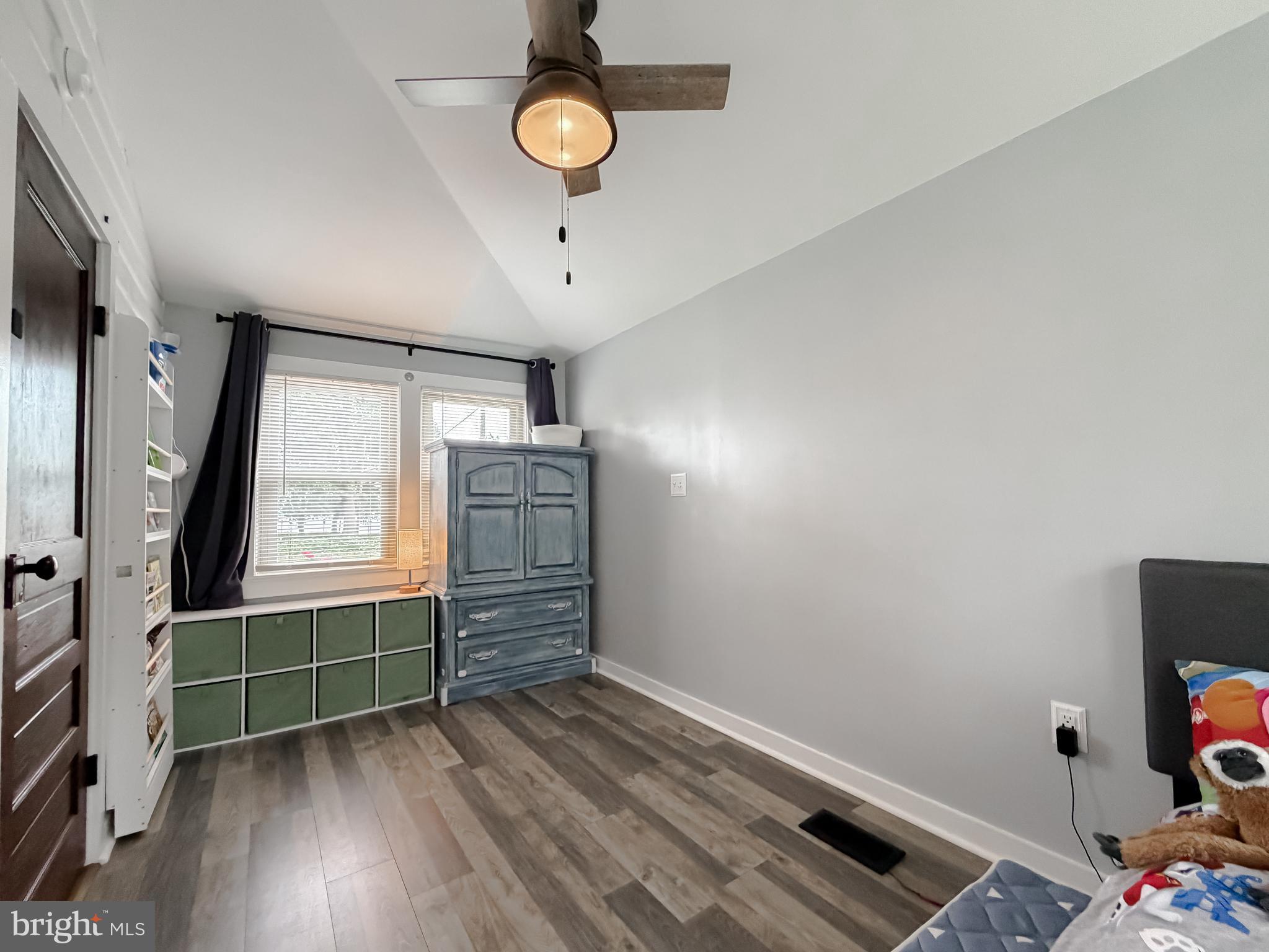EAGLE HARBOR - Residential