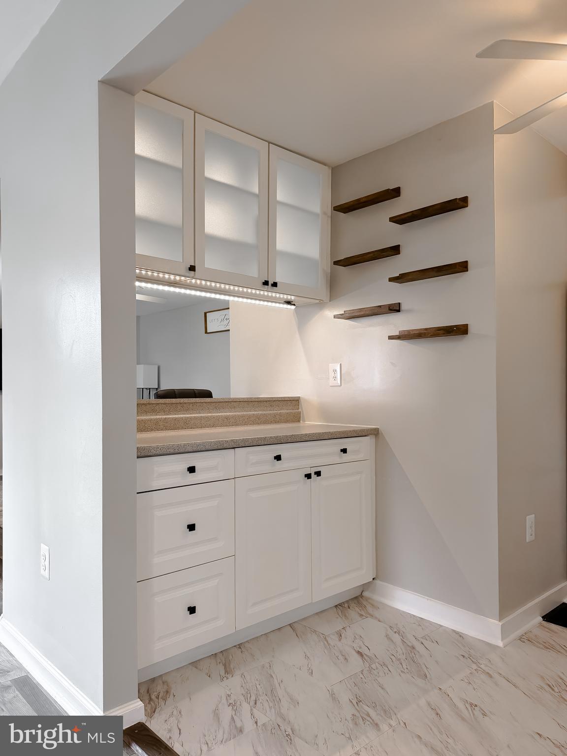 EAGLE HARBOR - Residential