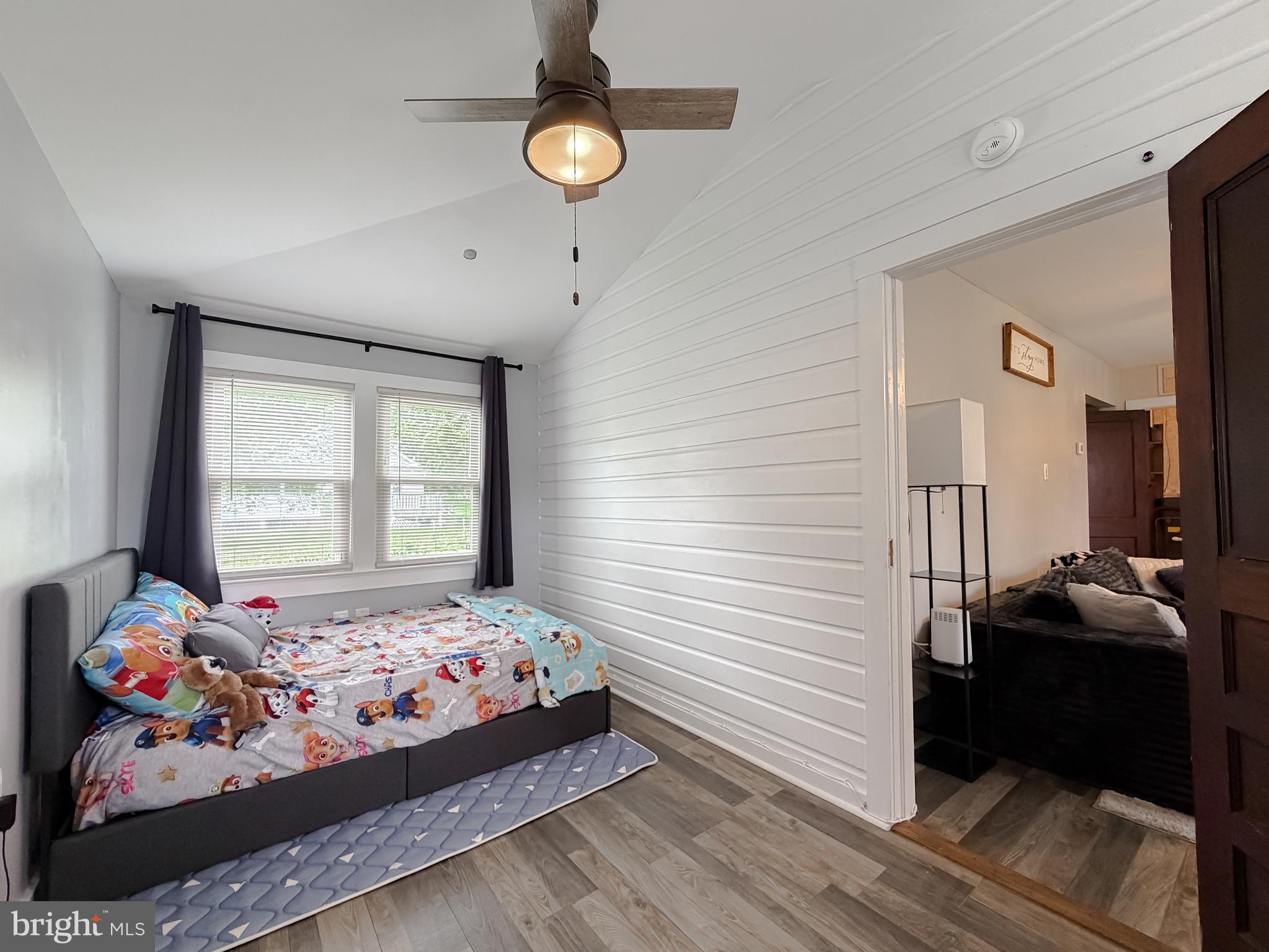EAGLE HARBOR - Residential