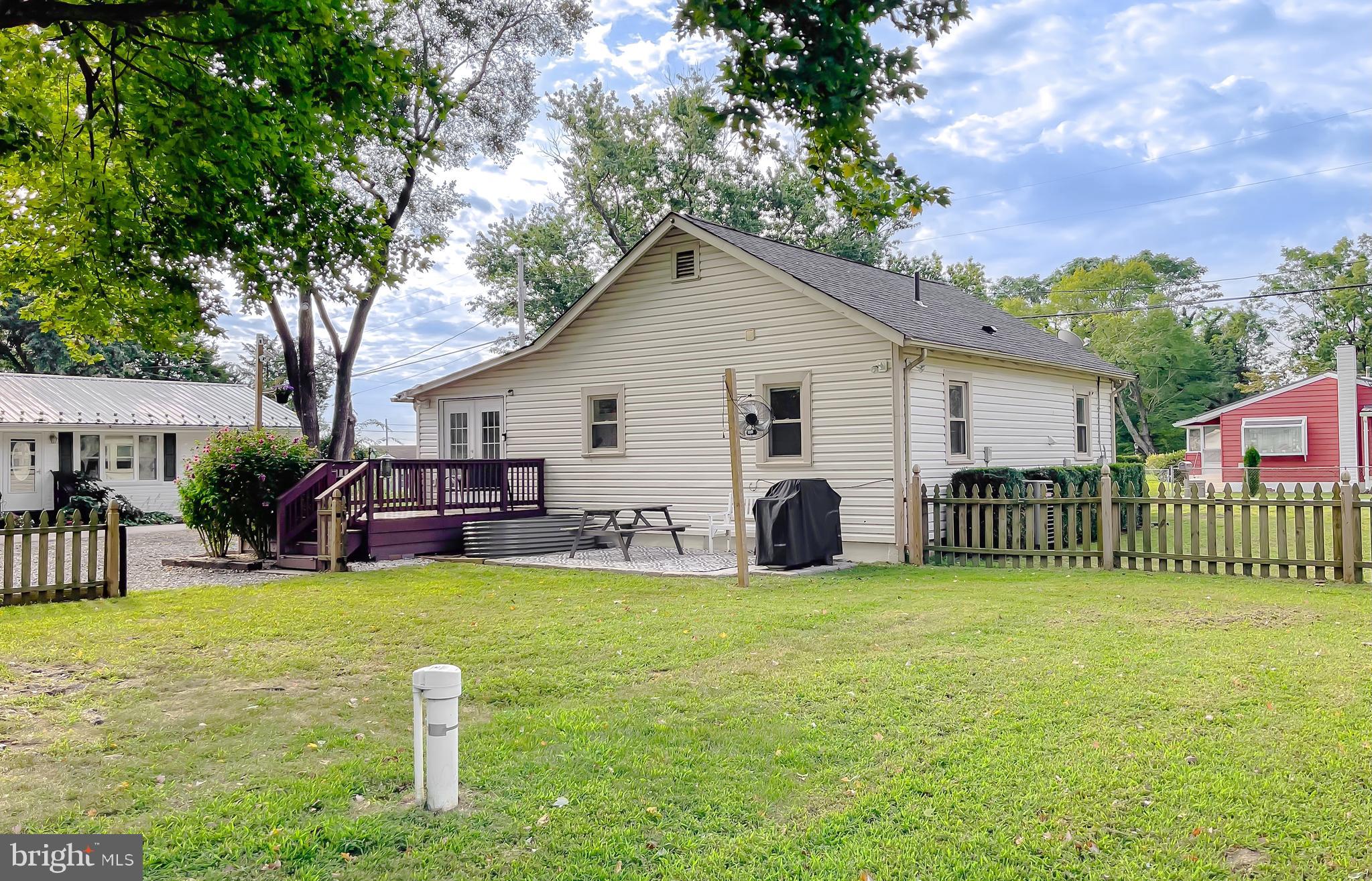 EAGLE HARBOR - Residential