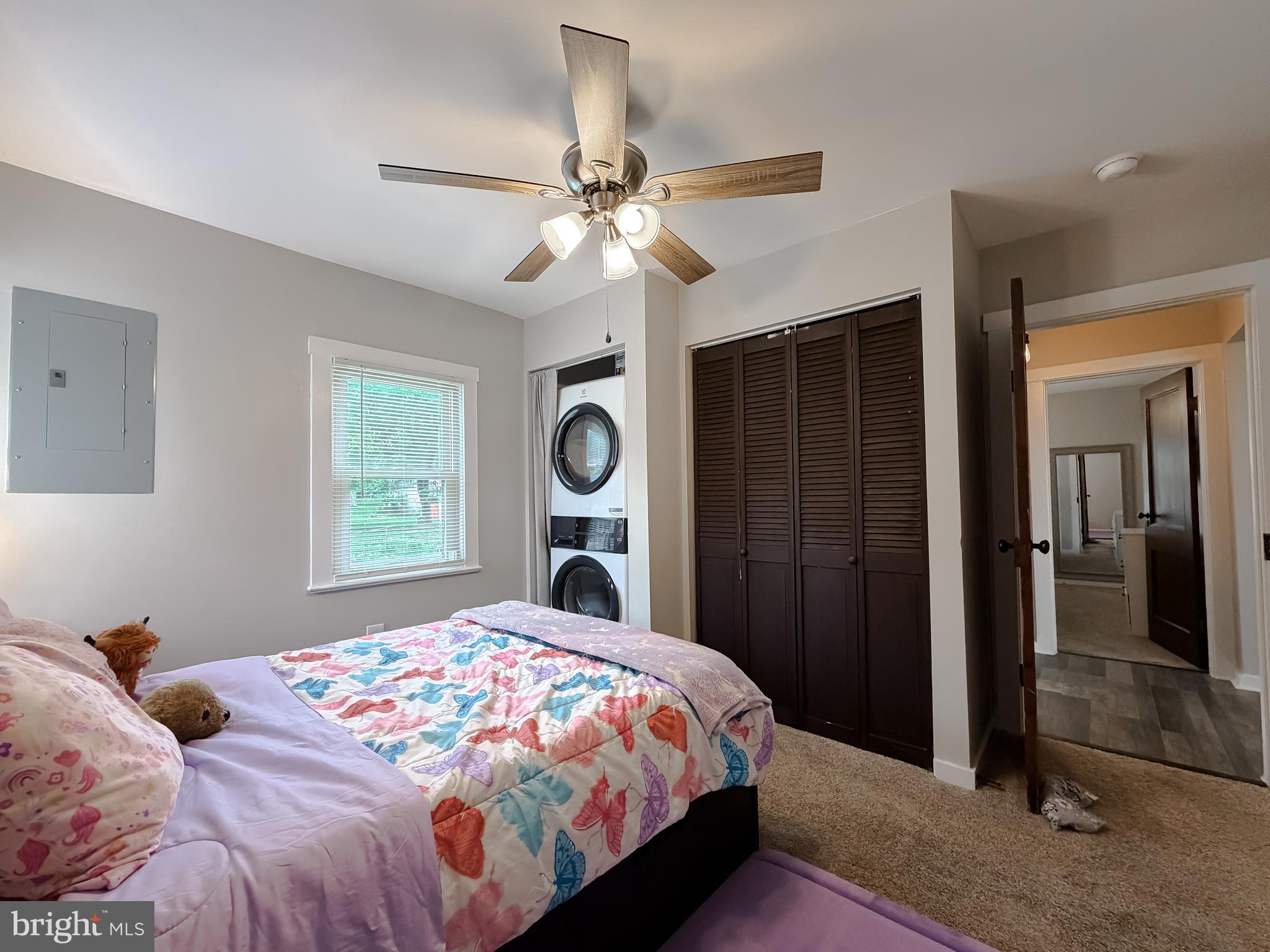 EAGLE HARBOR - Residential