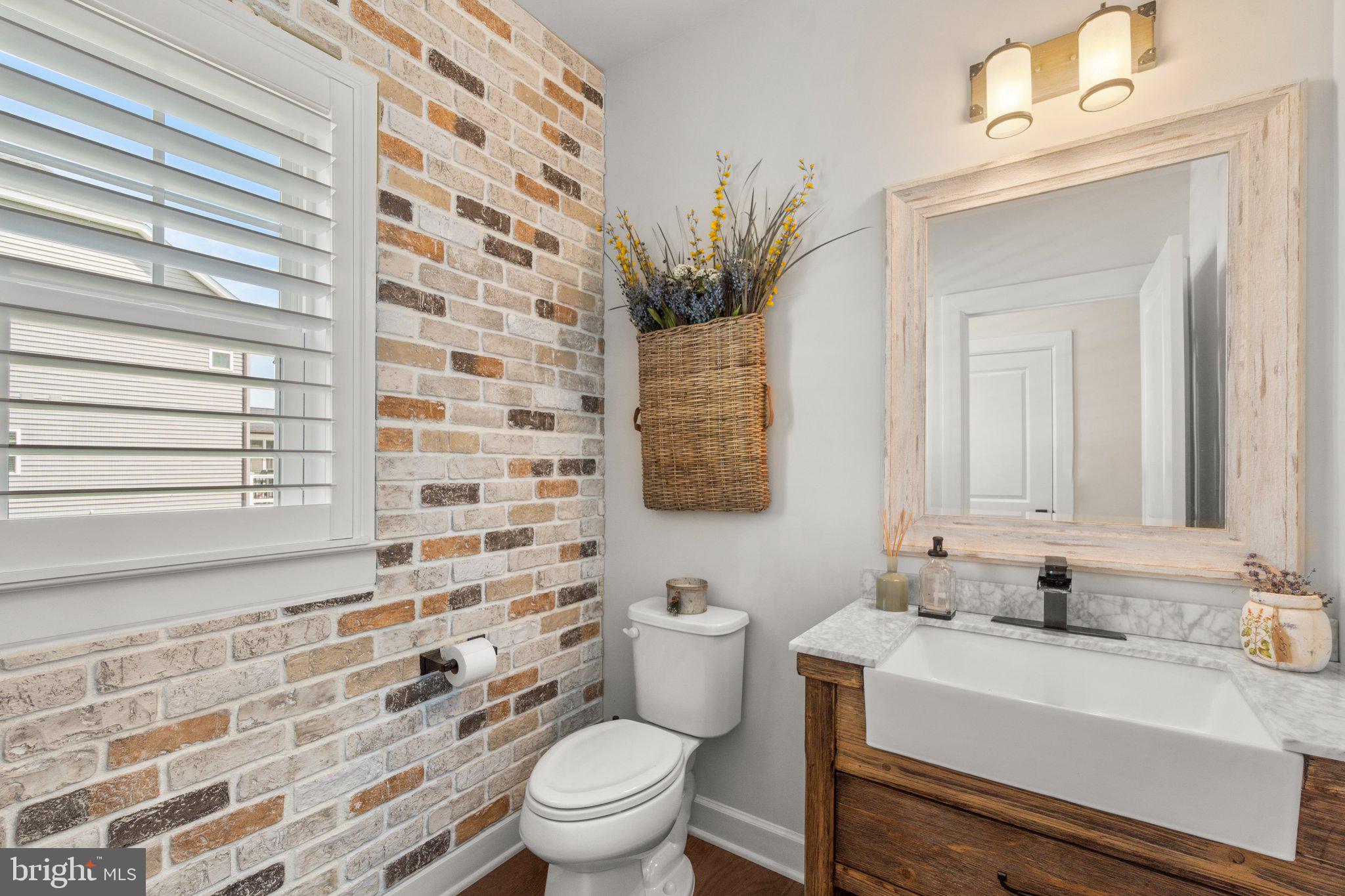 FAIRLANE FARM - Residential