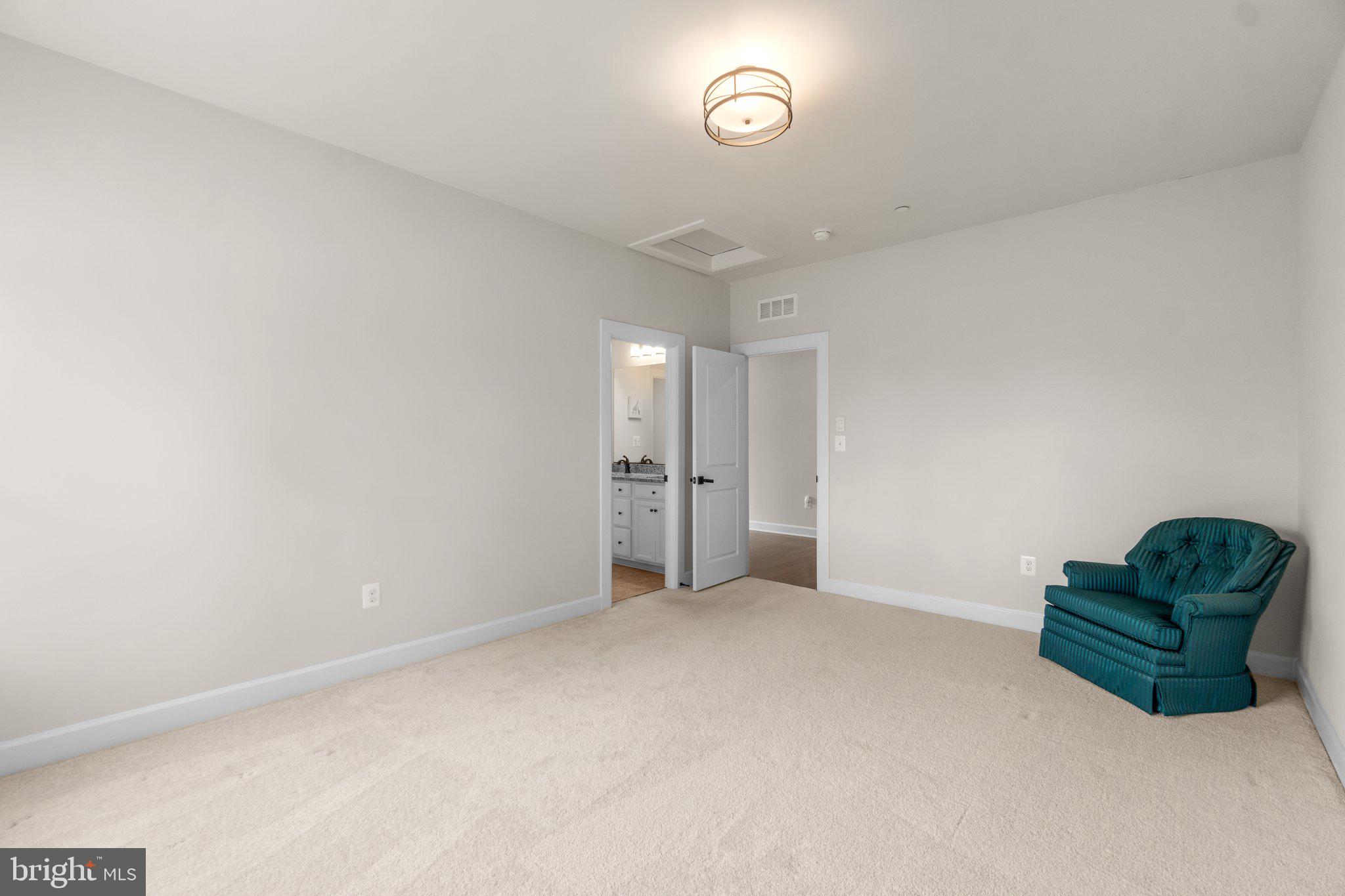 FAIRLANE FARM - Residential