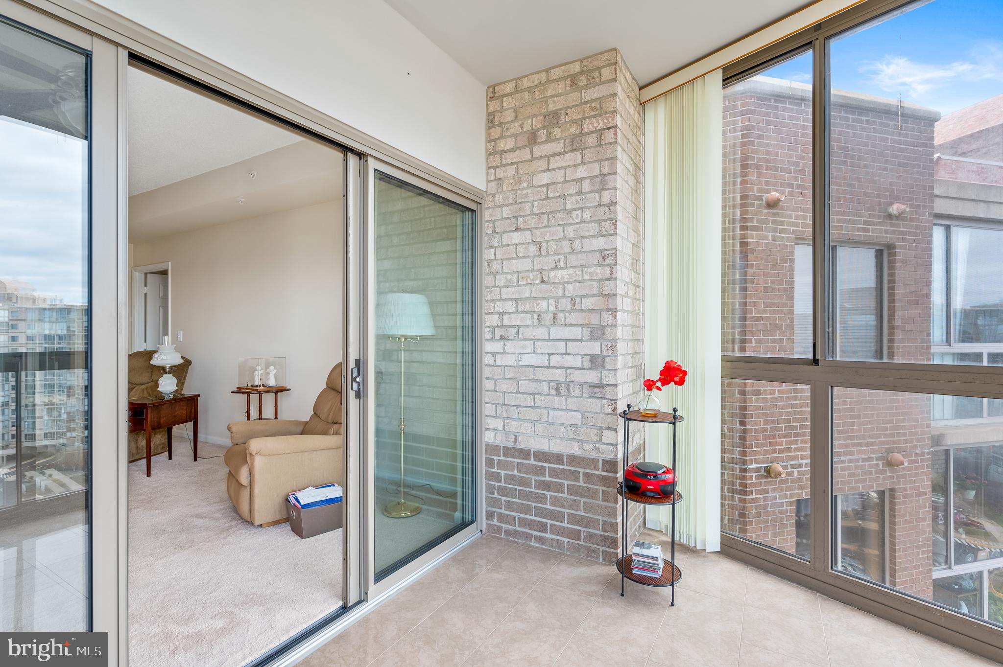 LANSDOWNE WOODS - Residential