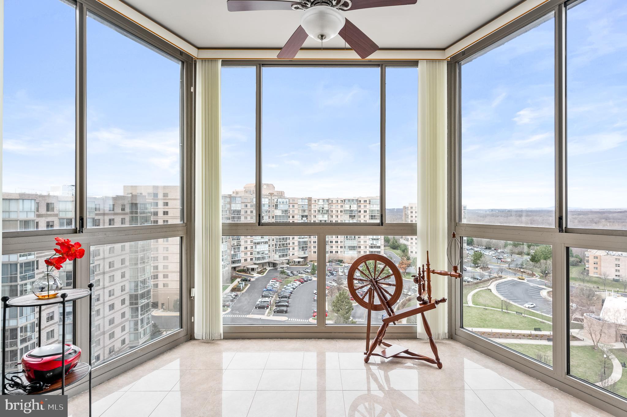 LANSDOWNE WOODS - Residential