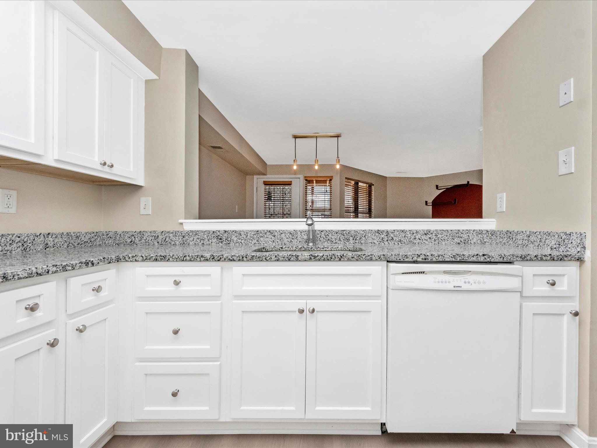 RIVERCHASE CONDOS - Residential