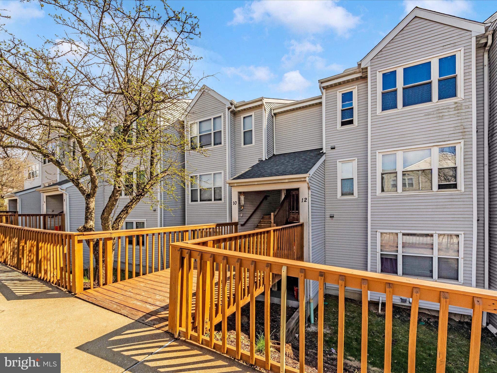 RIVERCHASE CONDOS - Residential