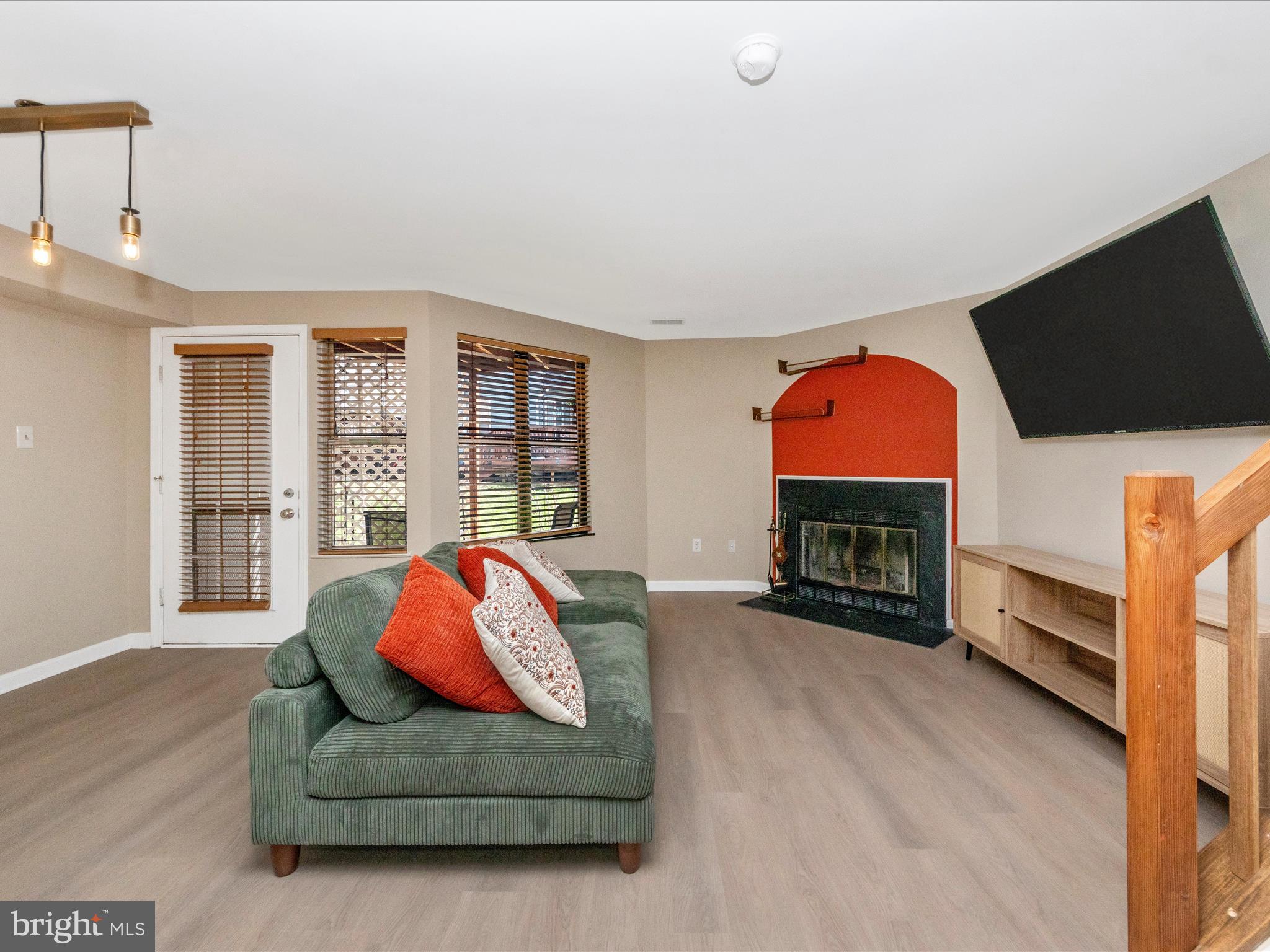 RIVERCHASE CONDOS - Residential
