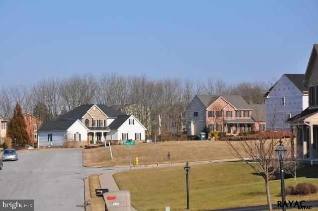 LEXINGTON ESTATES - Land