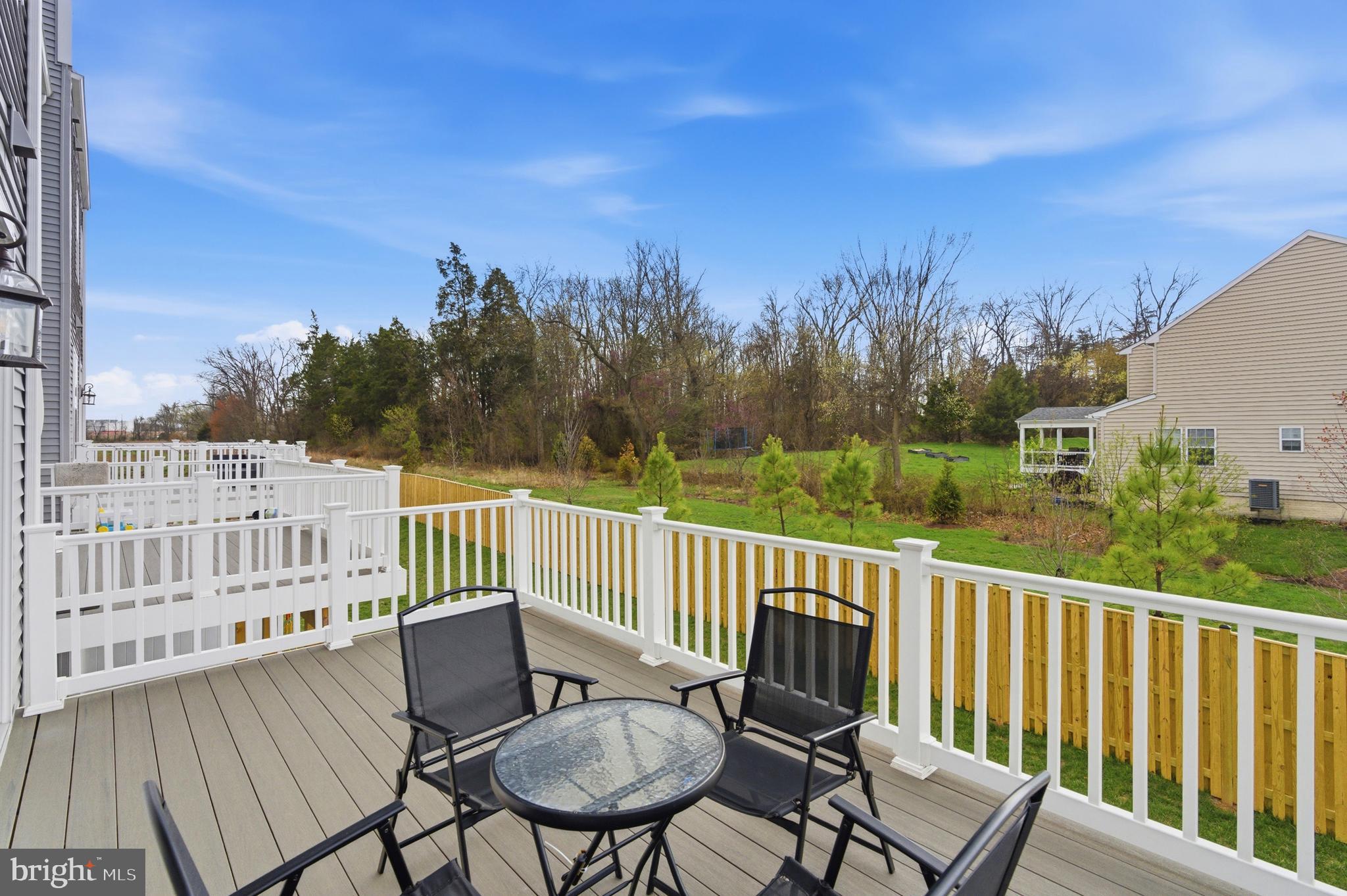 ARCOLA TOWN CENTER - Residential