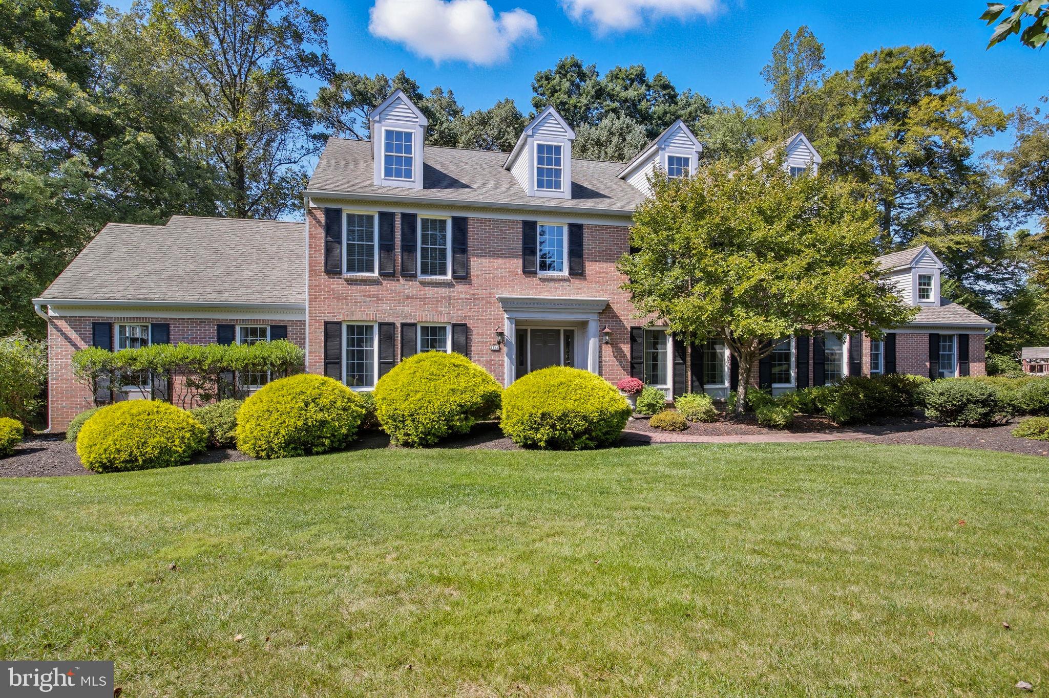 MAKEFIELD BROOK - Residential