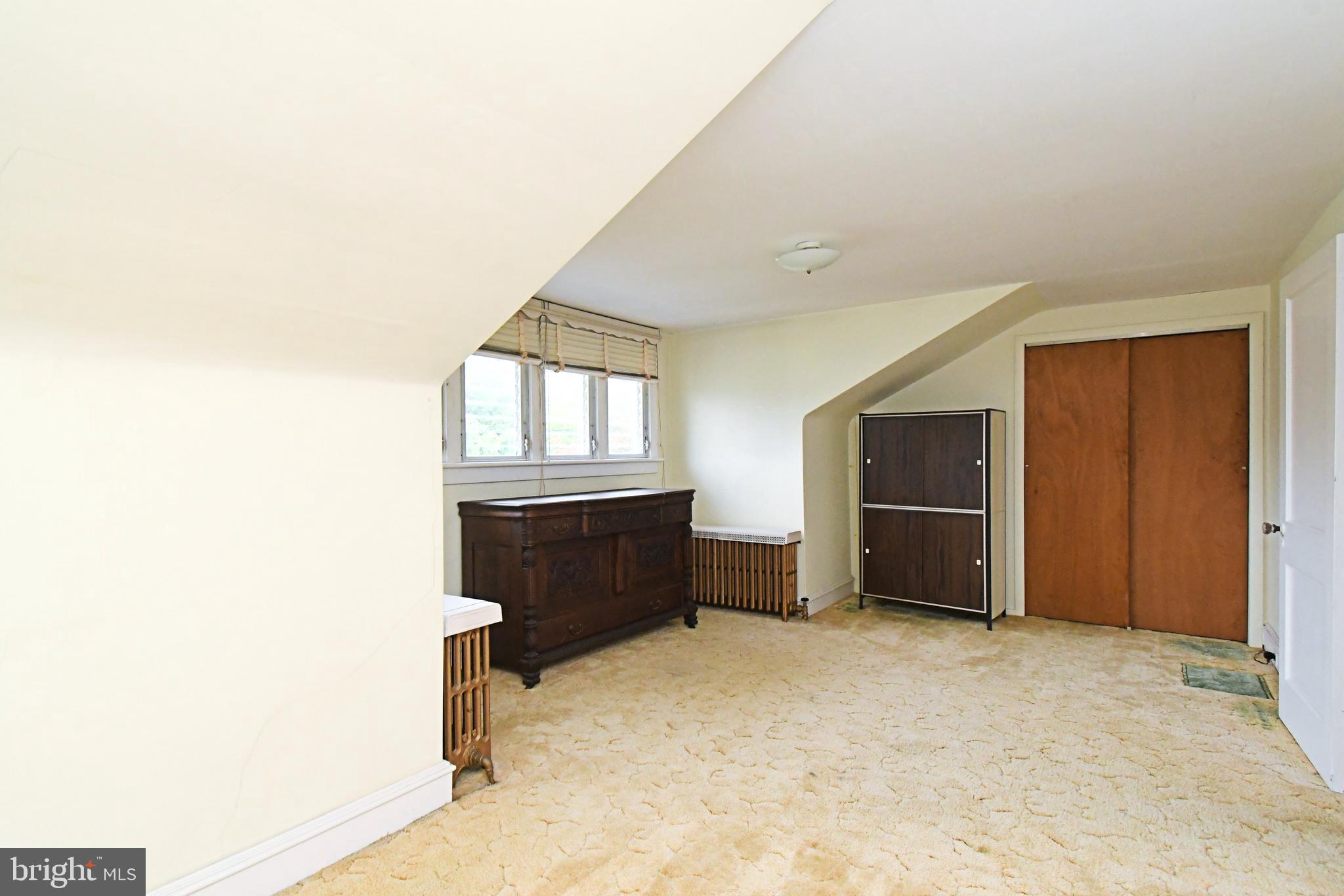 EAST ORELAND - Residential