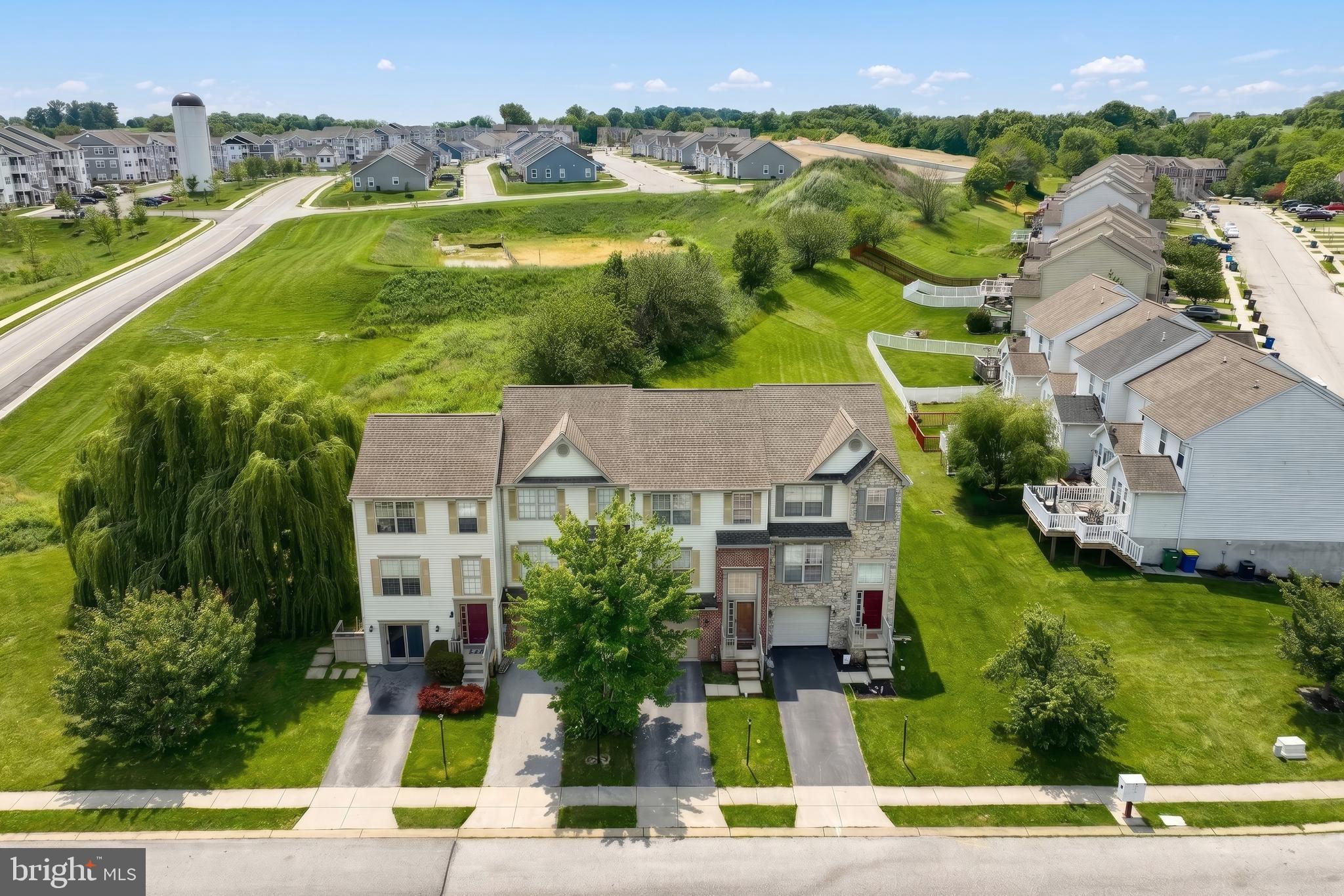COLONIAL HILLS - Residential