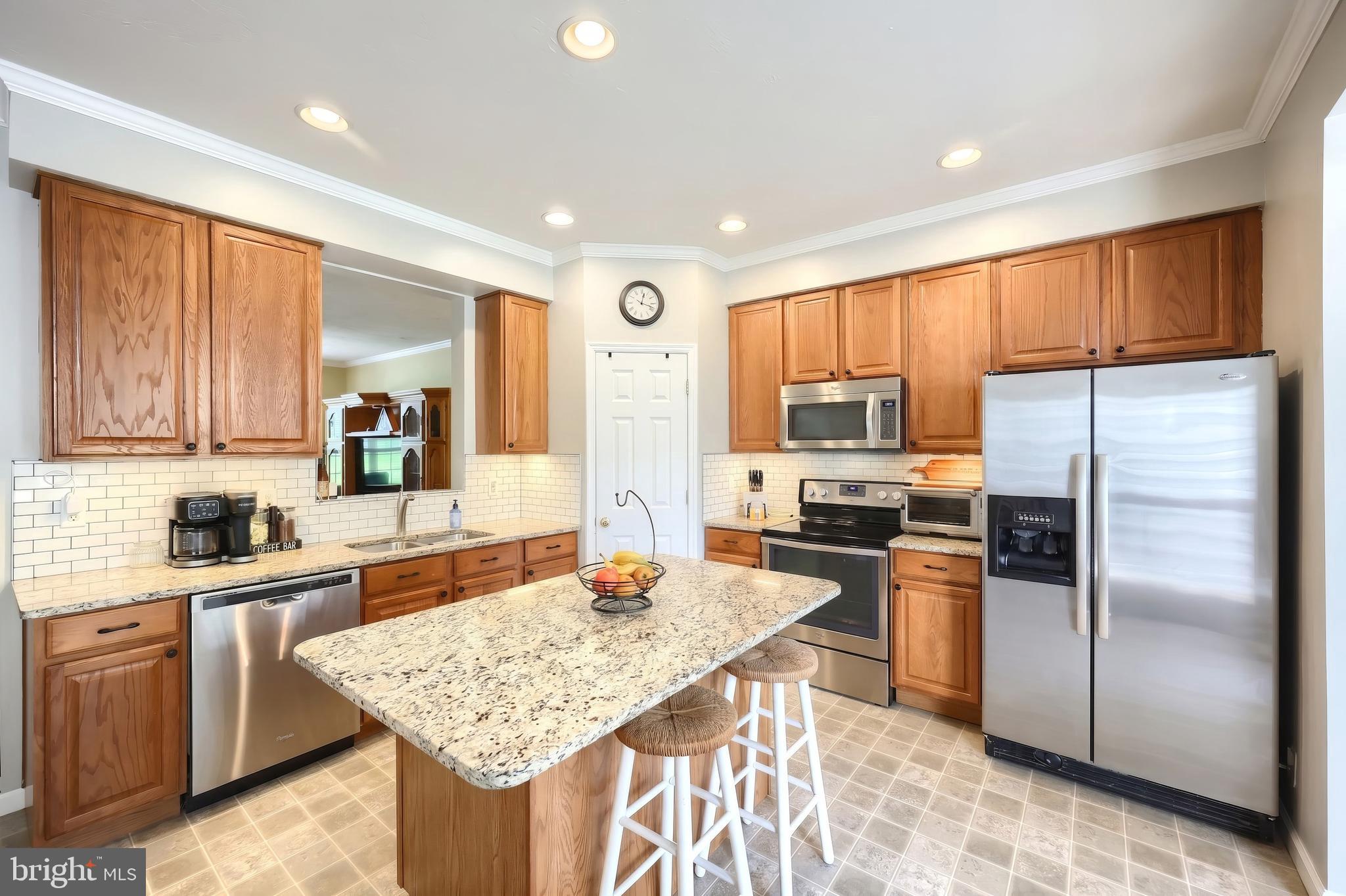 COLONIAL HILLS - Residential