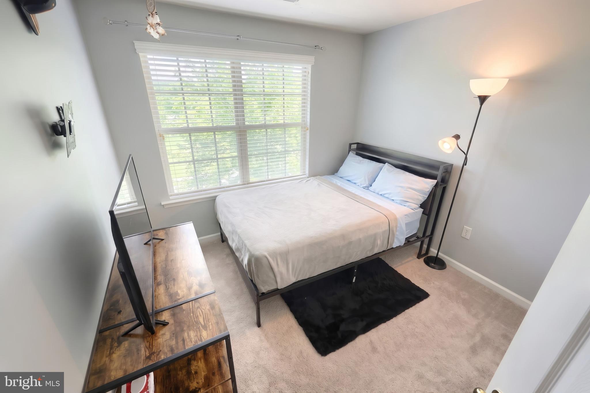 COLONIAL HILLS - Residential