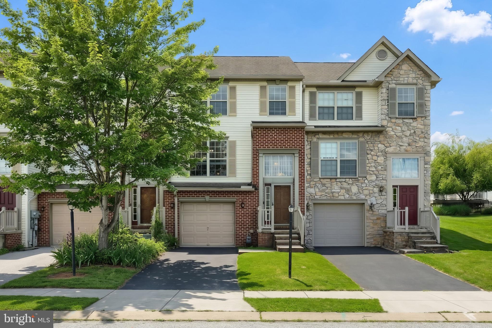 COLONIAL HILLS - Residential
