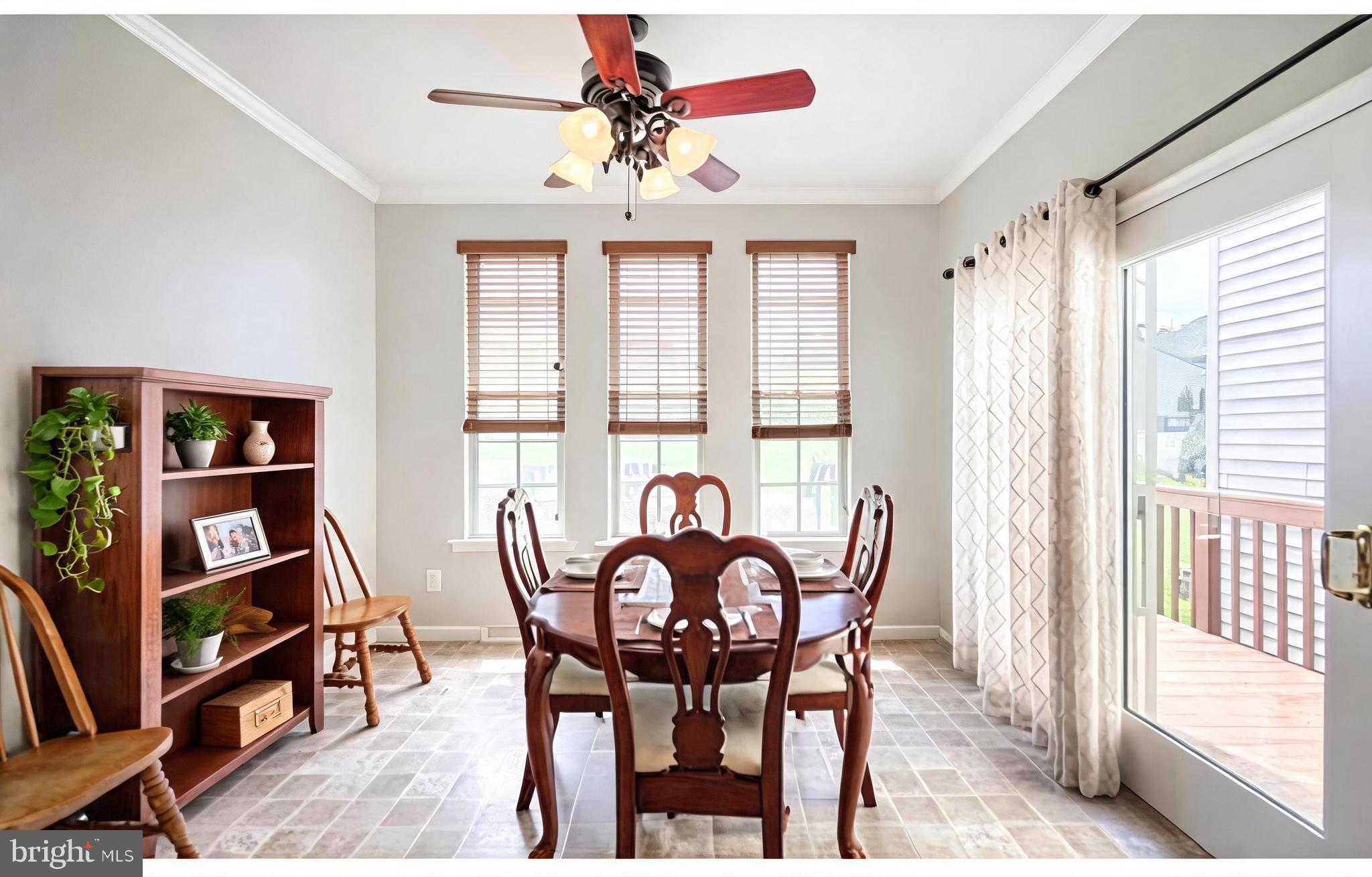 COLONIAL HILLS - Residential