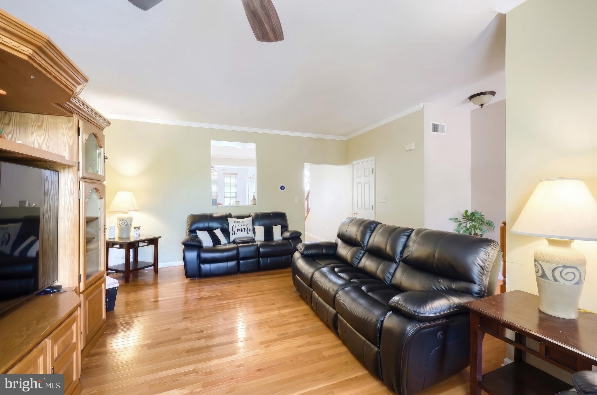 COLONIAL HILLS - Residential