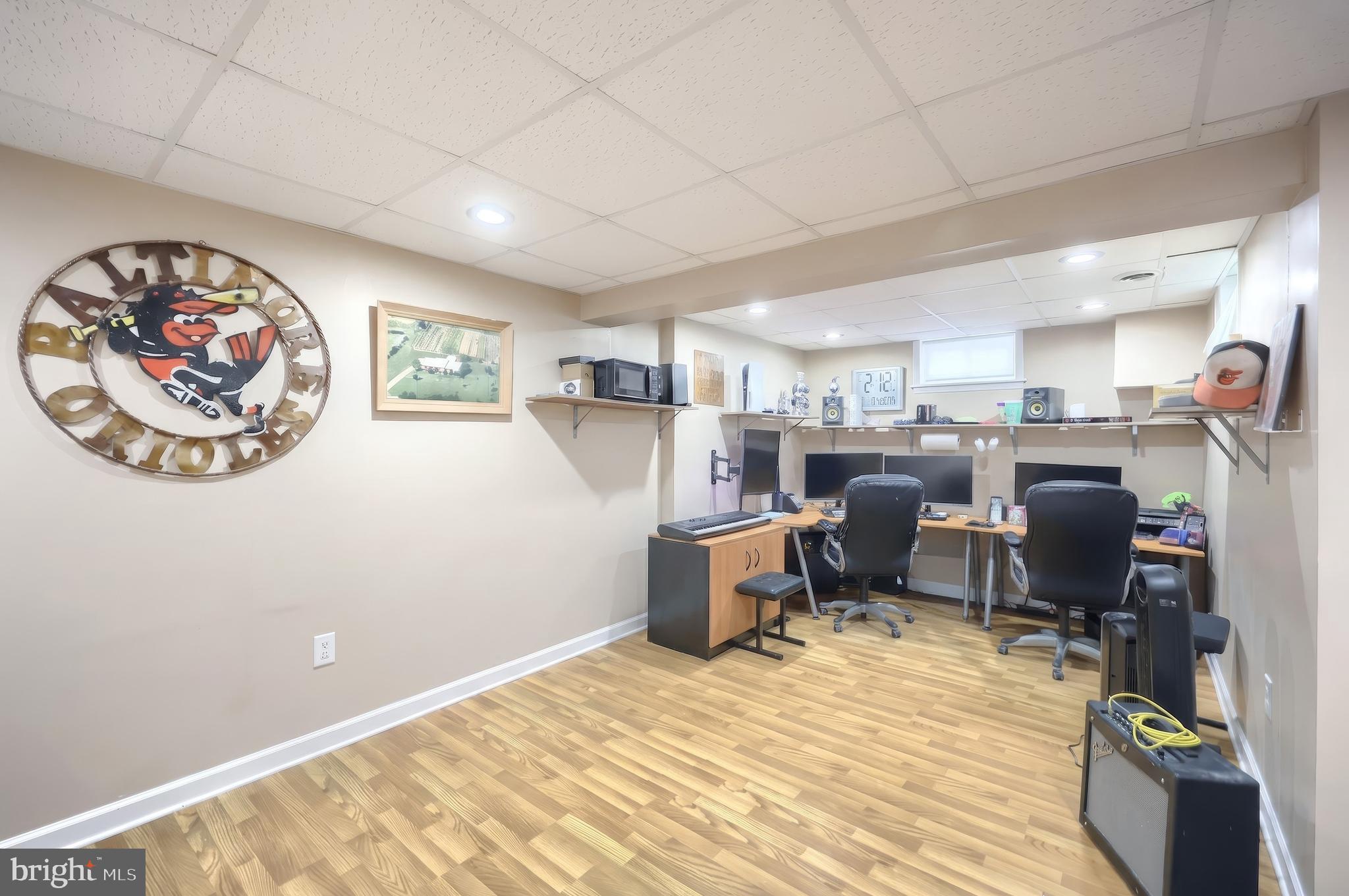 COLONIAL HILLS - Residential